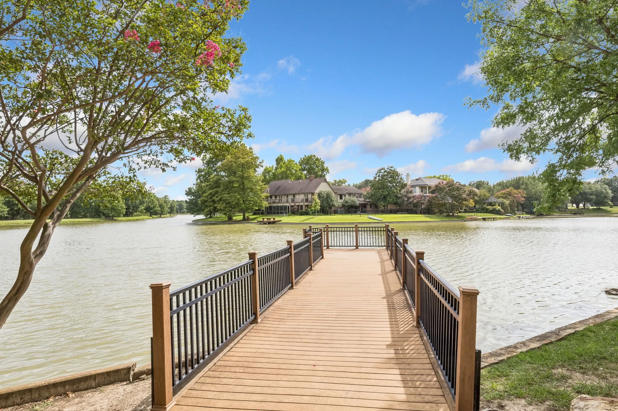 Single Family Residence For Sale in Dallas County , 3101 Becky Court, Garland, Texas 75044, 3 Bedroom, 3 Bathroom, 2 Garage spaces, 2,188 Sqft, built in 1979, mls#21335184, Real Estate Agent in Garland, Homes For Sale in Dallas county, Homes For Sale in Garland, Realtor in Garland Texas, Real Estate Brokerage Independent Realty Texas, Luminita Cordes Realtor