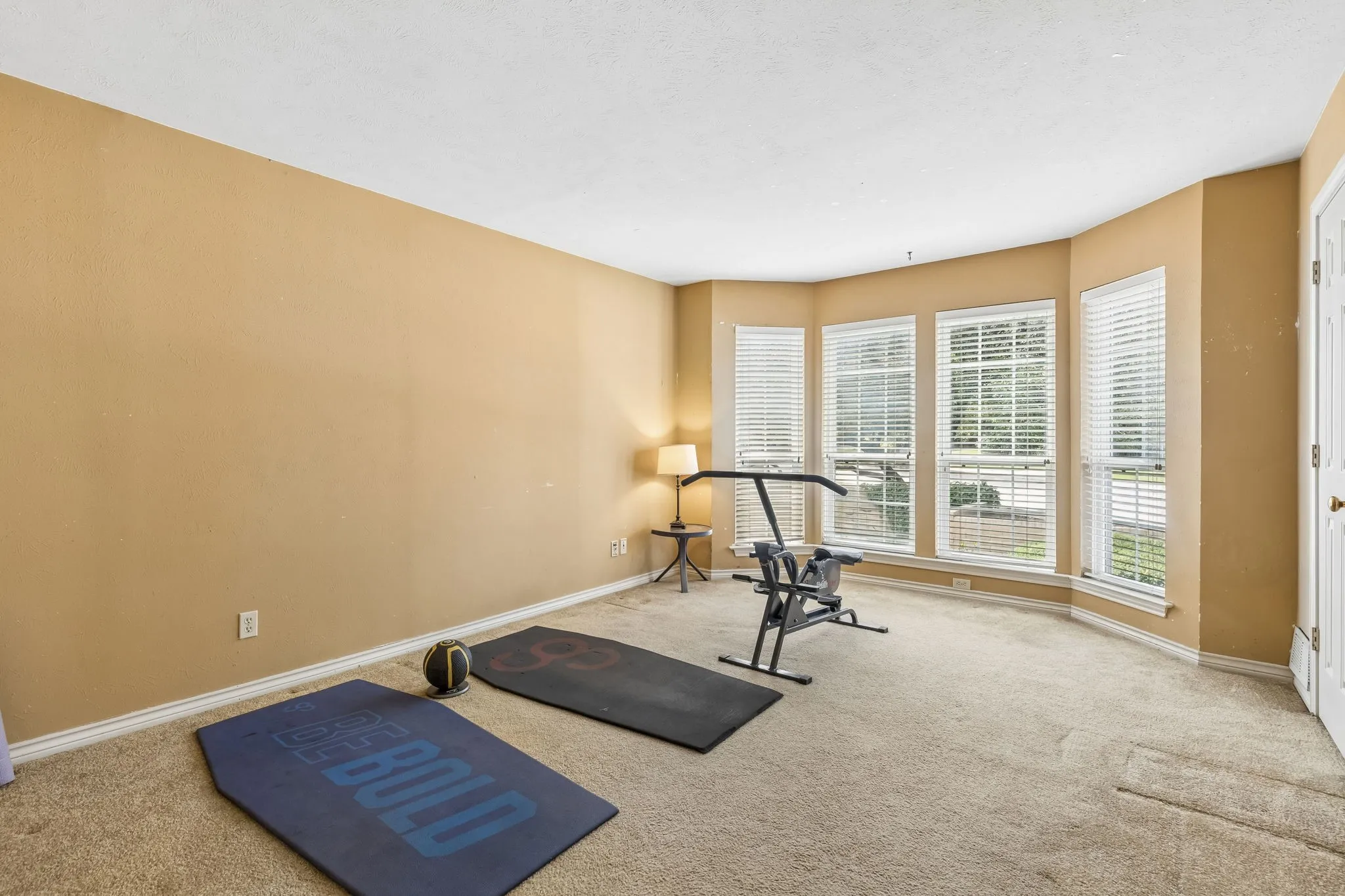 Single Family Residence For Sale in Dallas County , 3101 Becky Court, Garland, Texas 75044, 3 Bedroom, 3 Bathroom, 2 Garage spaces, 2,188 Sqft, built in 1979, mls#21335184, Real Estate Agent in Garland, Homes For Sale in Dallas county, Homes For Sale in Garland, Realtor in Garland Texas, Real Estate Brokerage Independent Realty Texas, Luminita Cordes Realtor