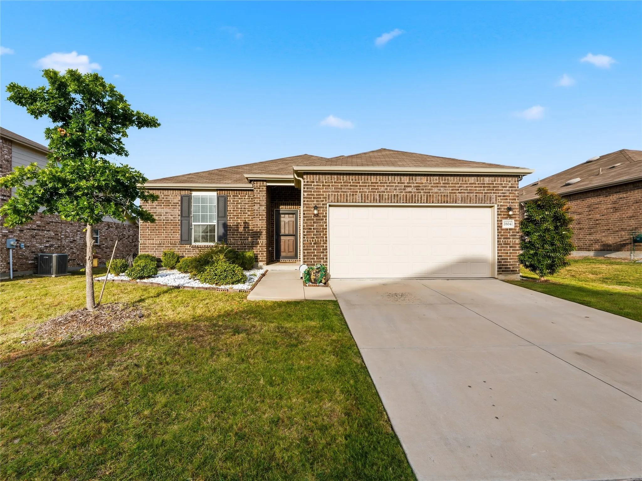 Single Family Residence For Sale in Denton County , 2804 Brisco Way, Aubrey, Texas 76227, 3 Bedroom, 2 Bathroom, 2 Garage spaces, 1,936 Sqft, built in 2020, mls#21335379, Real Estate Agent in Aubrey, Homes For Sale in Denton county, Homes For Sale in Aubrey, Realtor in Aubrey Texas, Real Estate Brokerage Independent Realty Texas, Luminita Cordes Realtor