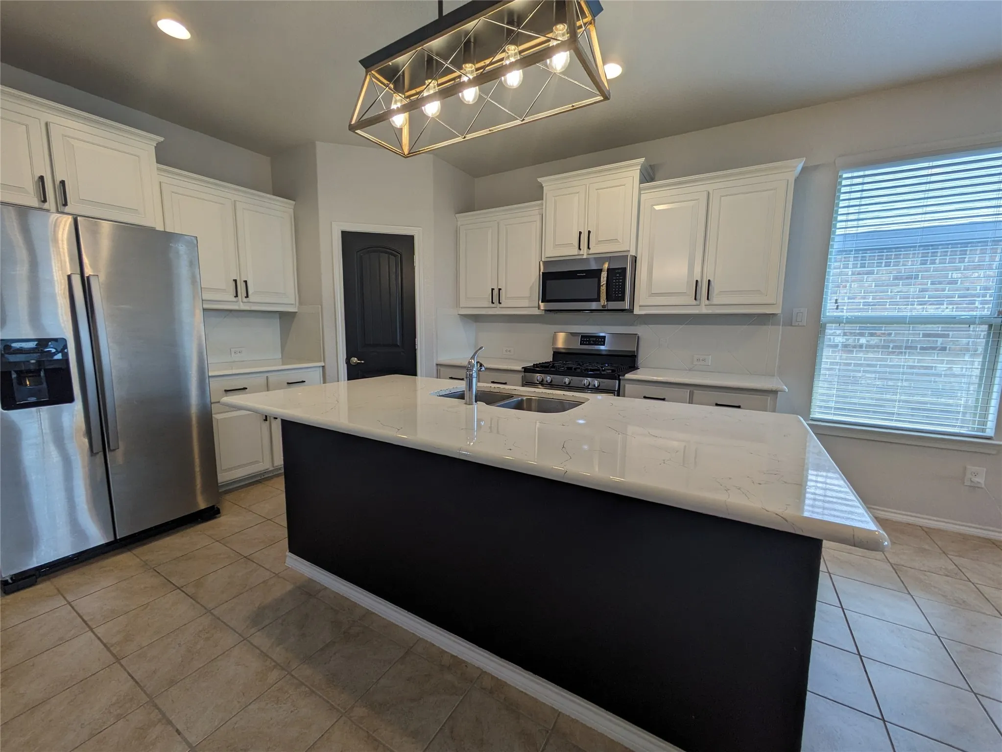 Single Family Residence For Rent in Tarrant County , 1108 Bowlus Drive, Fort Worth, Texas 76177, 3 Bedroom, 2 Bathroom, 2 Garage spaces, 1,836 Sqft, built in 2018, mls#21335381, Real Estate Agent in Fort Worth, Homes For Rent in Tarrant county, Homes For Rent in Fort Worth, Realtor in Fort Worth Texas, Real Estate Brokerage Independent Realty Texas, Luminita Cordes Realtor