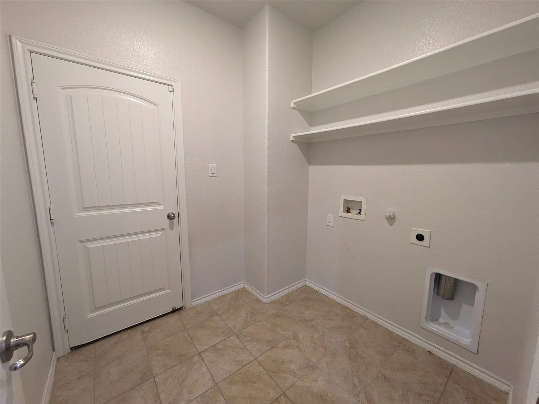 Single Family Residence For Rent in Tarrant County , 1108 Bowlus Drive, Fort Worth, Texas 76177, 3 Bedroom, 2 Bathroom, 2 Garage spaces, 1,836 Sqft, built in 2018, mls#21335381, Real Estate Agent in Fort Worth, Homes For Rent in Tarrant county, Homes For Rent in Fort Worth, Realtor in Fort Worth Texas, Real Estate Brokerage Independent Realty Texas, Luminita Cordes Realtor