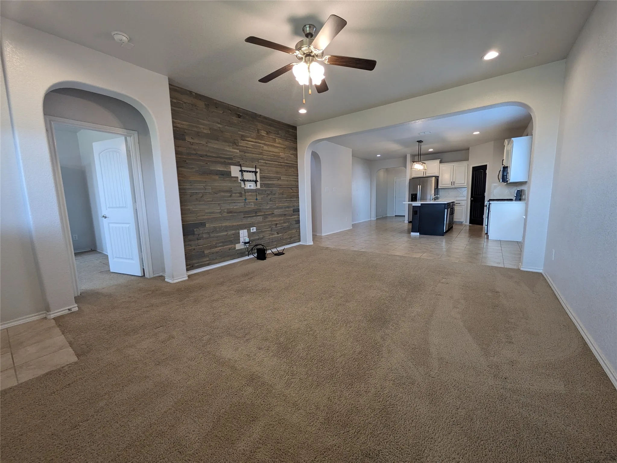 Single Family Residence For Rent in Tarrant County , 1108 Bowlus Drive, Fort Worth, Texas 76177, 3 Bedroom, 2 Bathroom, 2 Garage spaces, 1,836 Sqft, built in 2018, mls#21335381, Real Estate Agent in Fort Worth, Homes For Rent in Tarrant county, Homes For Rent in Fort Worth, Realtor in Fort Worth Texas, Real Estate Brokerage Independent Realty Texas, Luminita Cordes Realtor