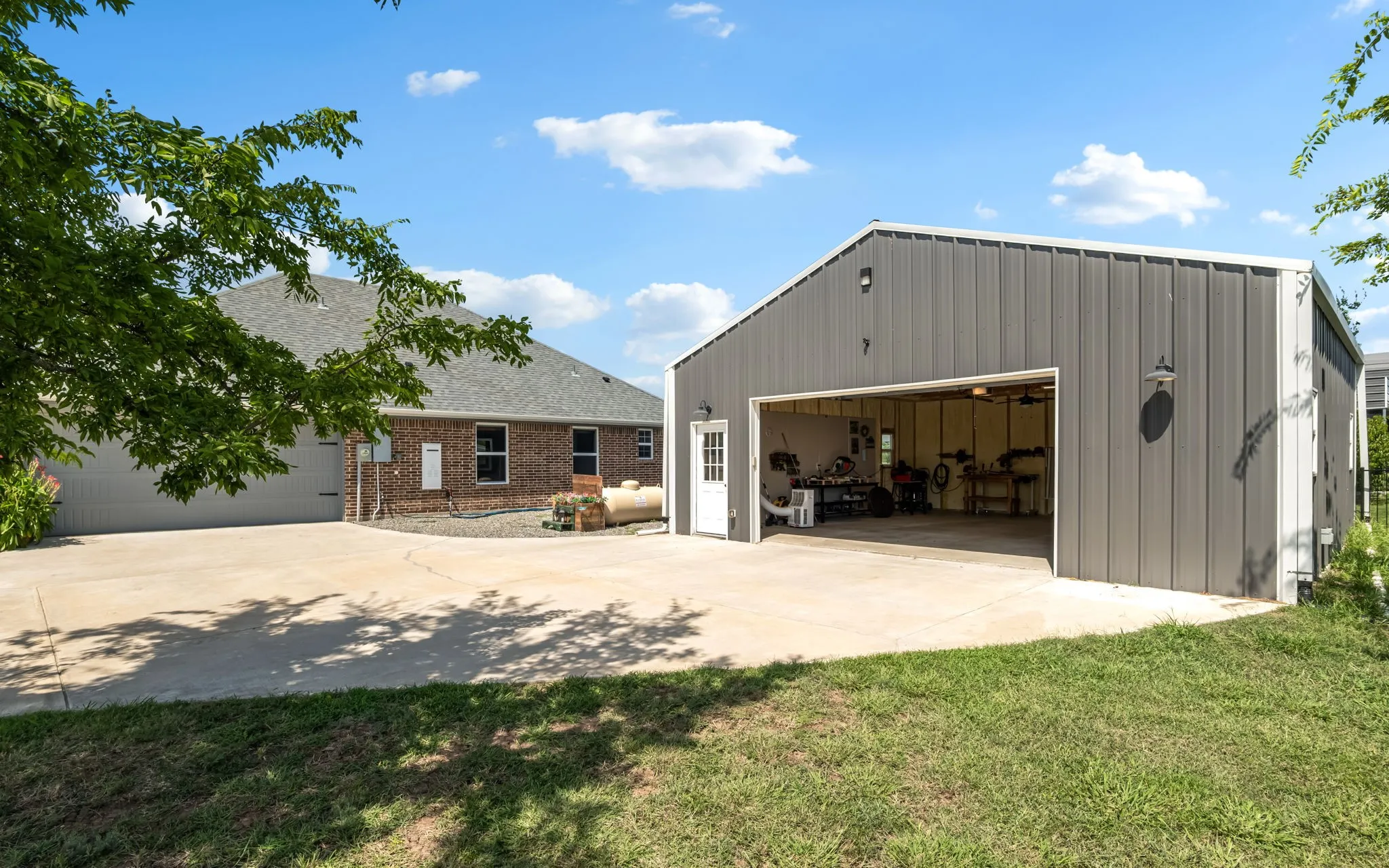 Single Family Residence For Sale in Fannin County , 296 Hidden Meadow Trail, Leonard, Texas 75452, 4 Bedroom, 3 Bathroom, 2 Garage spaces, 2,270 Sqft, built in 2023, mls#21335330, Real Estate Agent in Leonard, Homes For Sale in Fannin county, Homes For Sale in Leonard, Realtor in Leonard Texas, Real Estate Brokerage Independent Realty Texas, Luminita Cordes Realtor