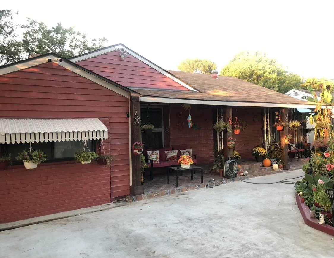 Single Family Residence For Sale in Dallas County , 6709 Lovett Avenue, Dallas, Texas 75227, 5 Bedroom, 2 Bathroom, 1 Garage spaces, 1,189 Sqft, built in 1948, mls#21335380, Real Estate Agent in Dallas, Homes For Sale in Dallas county, Homes For Sale in Dallas, Realtor in Dallas Texas, Real Estate Brokerage Independent Realty Texas, Luminita Cordes Realtor