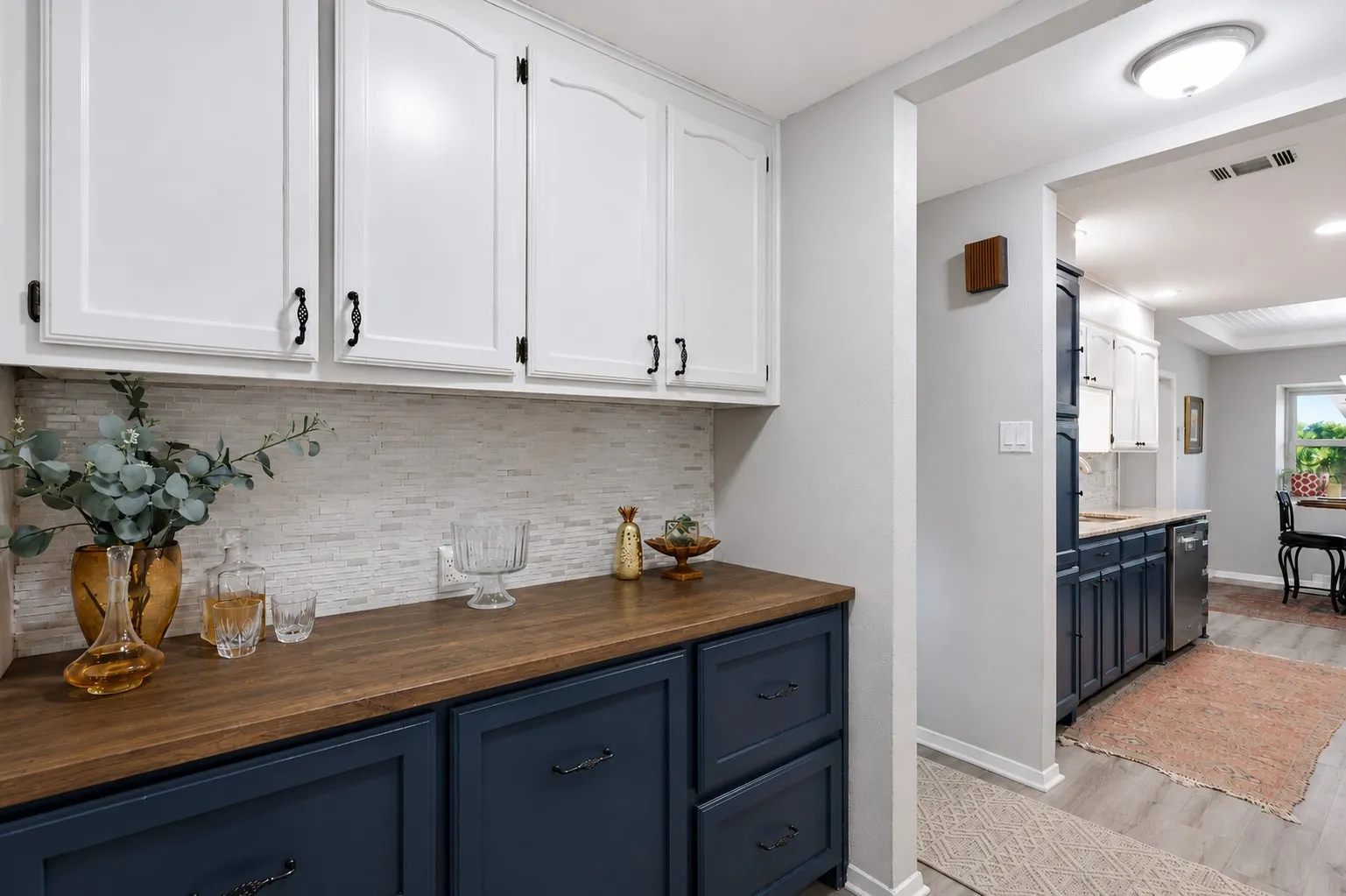 Single Family Residence For Sale in Parker County , 505 Queensway Road, Willow Park, Texas 76087, 4 Bedroom, 2 Bathroom, Garage spaces, 2,072 Sqft, built in 1982, mls#21333828, Real Estate Agent in Willow Park, Homes For Sale in Parker county, Homes For Sale in Willow Park, Realtor in Willow Park Texas, Real Estate Brokerage Independent Realty Texas, Luminita Cordes Realtor