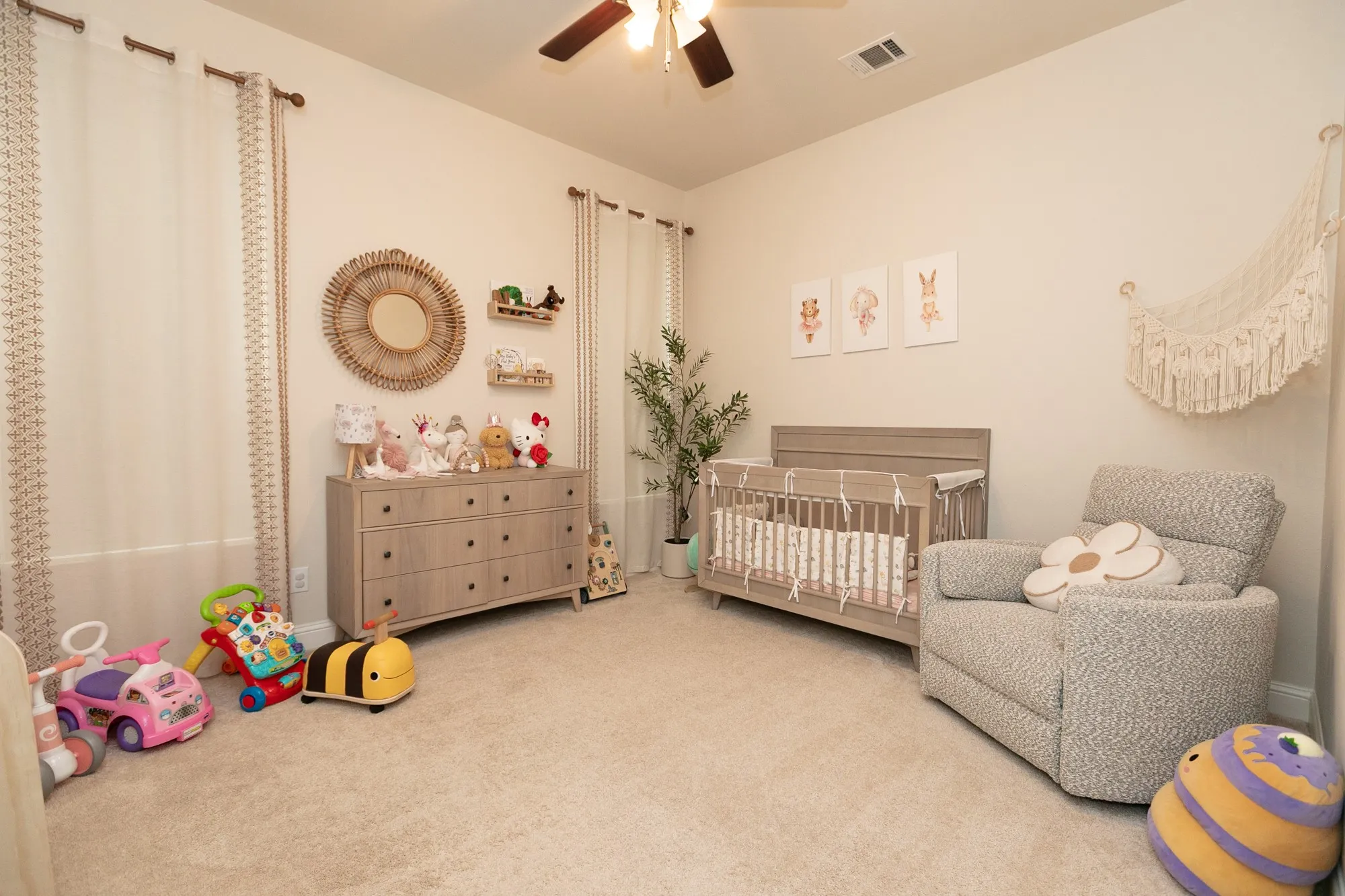 Single Family Residence For Sale in Denton County , 4637 Seabiscuit Street, Carrollton, Texas 75010, 4 Bedroom, 4 Bathroom, 2 Garage spaces, 3,522 Sqft, built in 2014, mls#21335331, Real Estate Agent in Carrollton, Homes For Sale in Denton county, Homes For Sale in Carrollton, Realtor in Carrollton Texas, Real Estate Brokerage Independent Realty Texas, Luminita Cordes Realtor