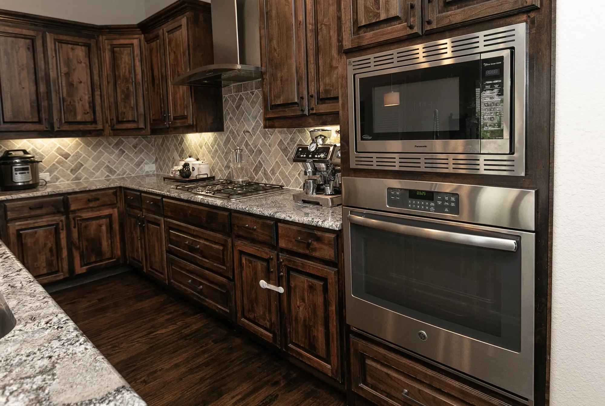 Single Family Residence For Sale in Denton County , 4637 Seabiscuit Street, Carrollton, Texas 75010, 4 Bedroom, 4 Bathroom, 2 Garage spaces, 3,522 Sqft, built in 2014, mls#21335331, Real Estate Agent in Carrollton, Homes For Sale in Denton county, Homes For Sale in Carrollton, Realtor in Carrollton Texas, Real Estate Brokerage Independent Realty Texas, Luminita Cordes Realtor