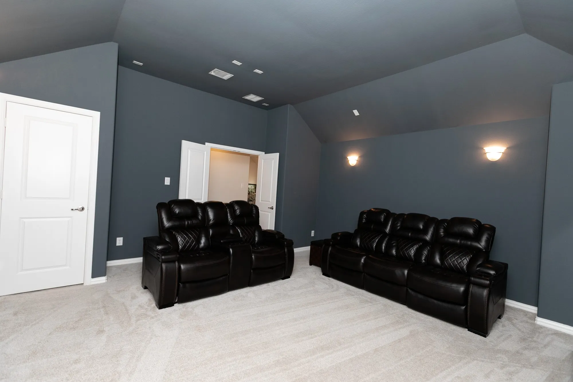 Single Family Residence For Sale in Denton County , 4637 Seabiscuit Street, Carrollton, Texas 75010, 4 Bedroom, 4 Bathroom, 2 Garage spaces, 3,522 Sqft, built in 2014, mls#21335331, Real Estate Agent in Carrollton, Homes For Sale in Denton county, Homes For Sale in Carrollton, Realtor in Carrollton Texas, Real Estate Brokerage Independent Realty Texas, Luminita Cordes Realtor