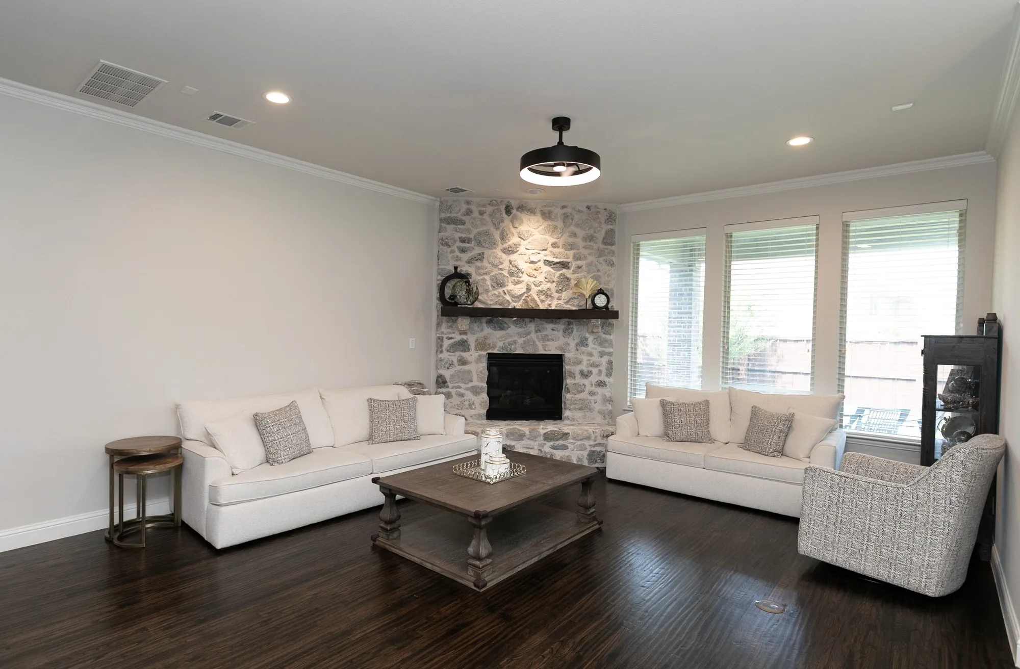 Single Family Residence For Sale in Denton County , 4637 Seabiscuit Street, Carrollton, Texas 75010, 4 Bedroom, 4 Bathroom, 2 Garage spaces, 3,522 Sqft, built in 2014, mls#21335331, Real Estate Agent in Carrollton, Homes For Sale in Denton county, Homes For Sale in Carrollton, Realtor in Carrollton Texas, Real Estate Brokerage Independent Realty Texas, Luminita Cordes Realtor