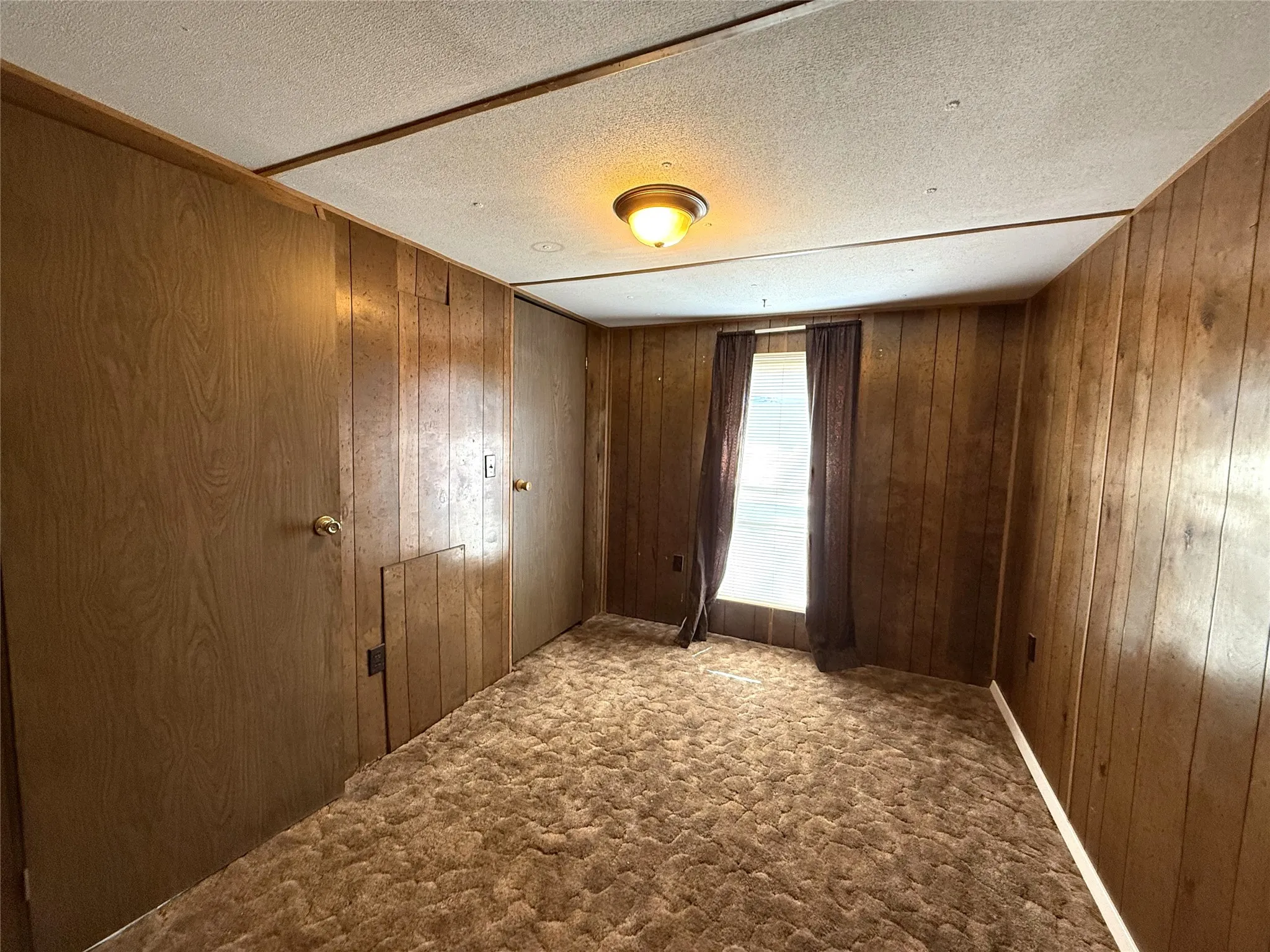 Mobile Home For Rent in Grayson County , 1025 E Owing Street, Denison, Texas 75021, 2 Bedrooms, 2 Bathrooms, Garage spaces, 1,100 Sqft, built in 2010, Price $1,000, mls#21335398, Real Estate Agent in Denison, Homes For Rent in Grayson county, Homes For Rent in Denison, Realtor in Denison Texas, Real Estate Brokerage Independent Realty Texas, Luminita Cordes Realtor