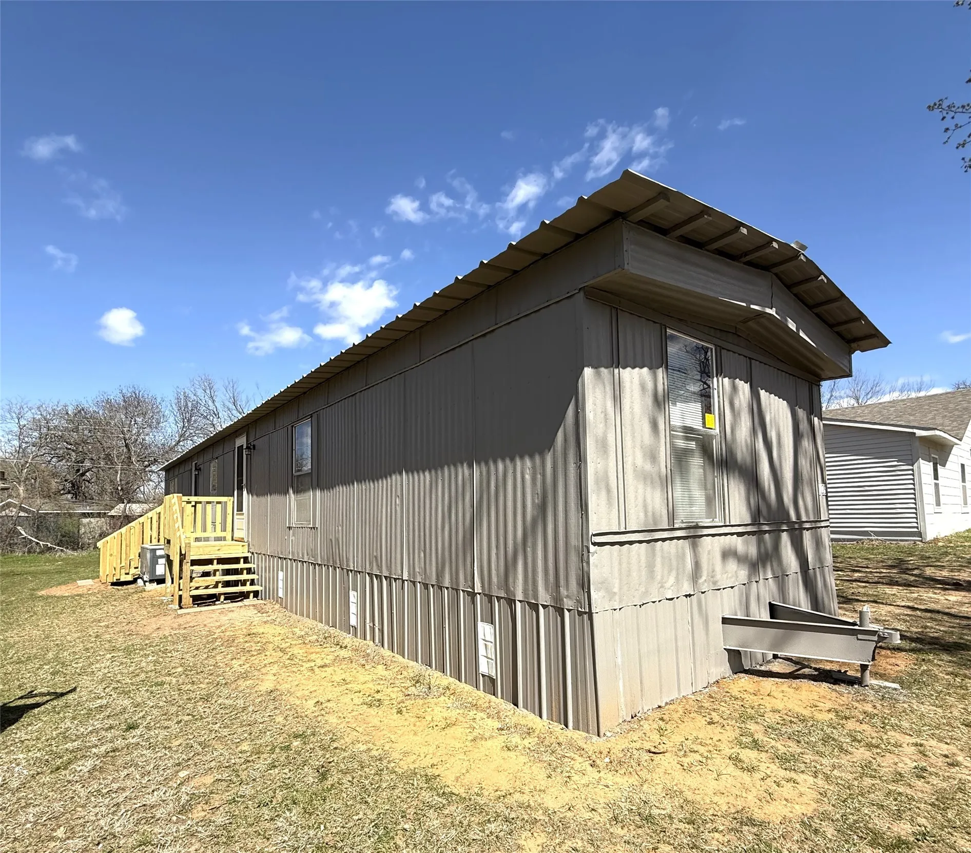 Mobile Home For Rent in Grayson County , 1025 E Owing Street, Denison, Texas 75021, 2 Bedrooms, 2 Bathrooms, Garage spaces, 1,100 Sqft, built in 2010, Price $1,000, mls#21335398, Real Estate Agent in Denison, Homes For Rent in Grayson county, Homes For Rent in Denison, Realtor in Denison Texas, Real Estate Brokerage Independent Realty Texas, Luminita Cordes Realtor