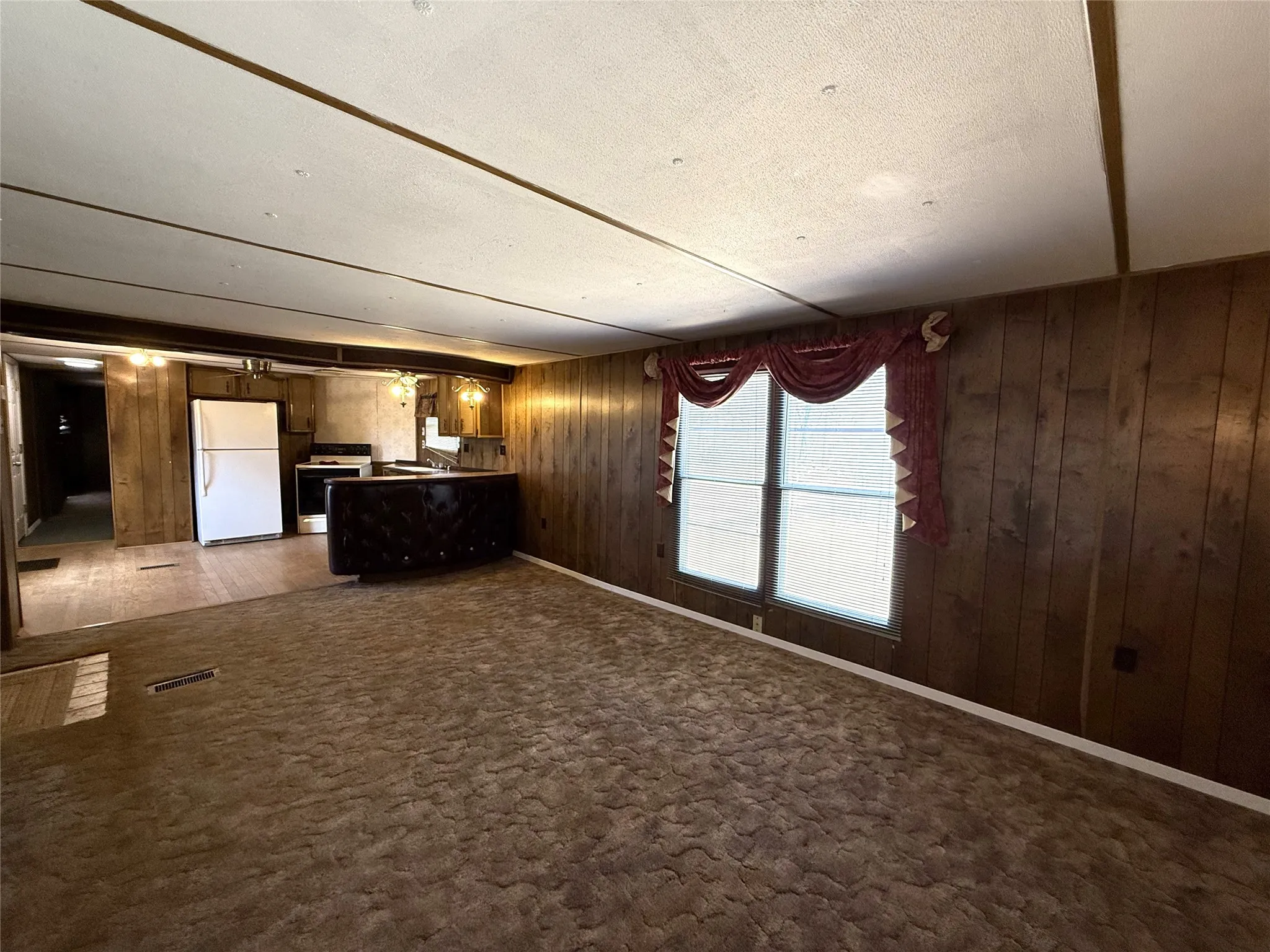 Mobile Home For Rent in Grayson County , 1025 E Owing Street, Denison, Texas 75021, 2 Bedrooms, 2 Bathrooms, Garage spaces, 1,100 Sqft, built in 2010, Price $1,000, mls#21335398, Real Estate Agent in Denison, Homes For Rent in Grayson county, Homes For Rent in Denison, Realtor in Denison Texas, Real Estate Brokerage Independent Realty Texas, Luminita Cordes Realtor