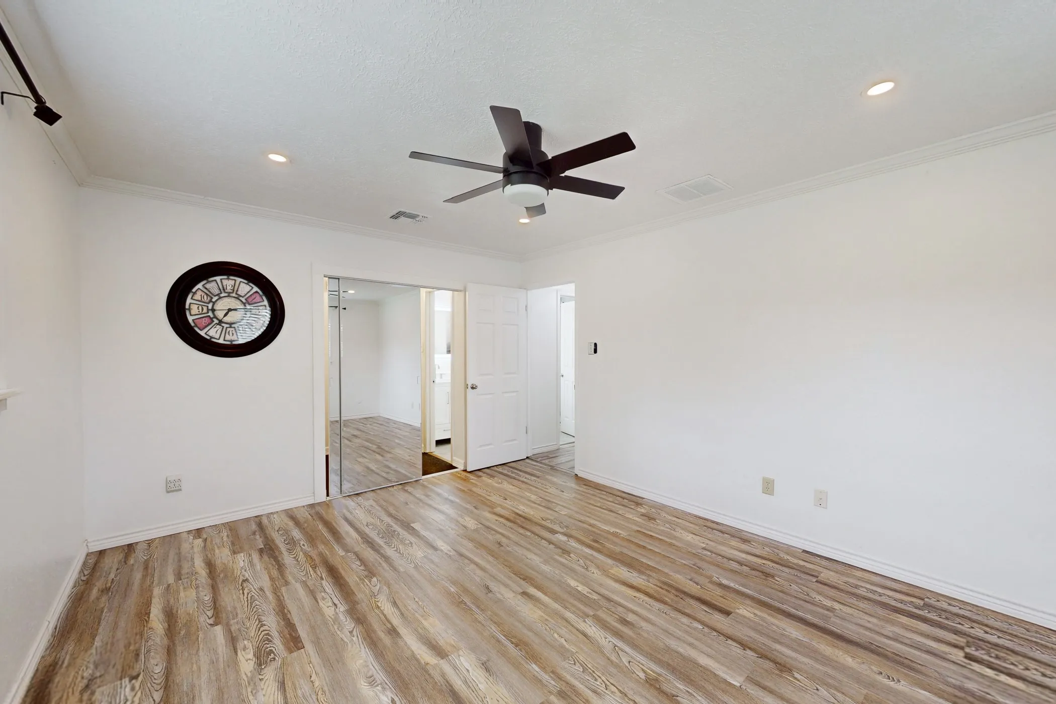Single Family Residence For Sale in Brazos County , 1817 Laura Lane, College Station, Texas 77840, 4 Bedroom, 2 Bathroom, 2 Garage spaces, 1,984 Sqft, built in 1975, mls#21335006, Real Estate Agent in College Station, Homes For Sale in Brazos county, Homes For Sale in College Station, Realtor in College Station Texas, Real Estate Brokerage Independent Realty Texas, Luminita Cordes Realtor