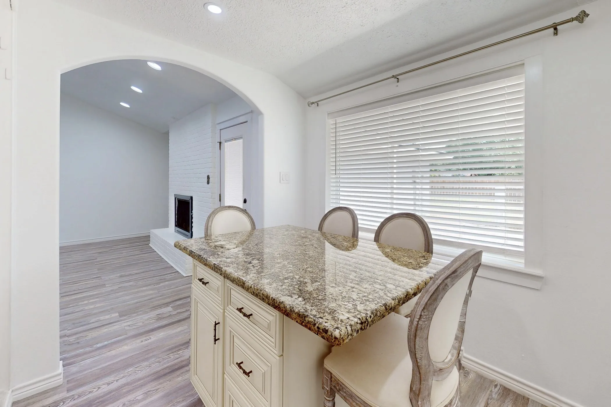 Single Family Residence For Sale in Brazos County , 1817 Laura Lane, College Station, Texas 77840, 4 Bedroom, 2 Bathroom, 2 Garage spaces, 1,984 Sqft, built in 1975, mls#21335006, Real Estate Agent in College Station, Homes For Sale in Brazos county, Homes For Sale in College Station, Realtor in College Station Texas, Real Estate Brokerage Independent Realty Texas, Luminita Cordes Realtor