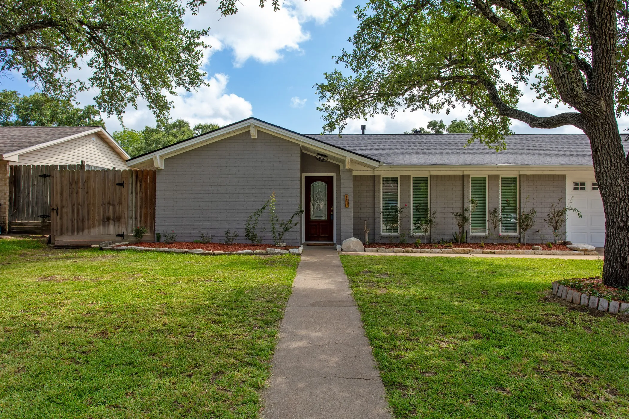 Single Family Residence For Sale in Brazos County , 1817 Laura Lane, College Station, Texas 77840, 4 Bedroom, 2 Bathroom, 2 Garage spaces, 1,984 Sqft, built in 1975, mls#21335006, Real Estate Agent in College Station, Homes For Sale in Brazos county, Homes For Sale in College Station, Realtor in College Station Texas, Real Estate Brokerage Independent Realty Texas, Luminita Cordes Realtor