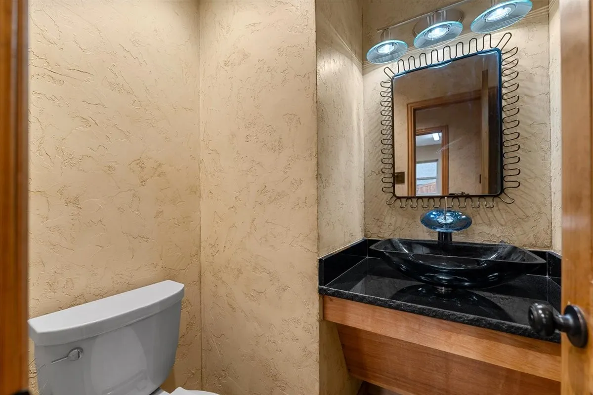 Single Family Residence For Rent in Denton County , 20 Timberline Drive, Trophy Club, Texas 76262, 3 Bedrooms, 3 Bathrooms, 2 Garage spaces, 2,528 Sqft, built in 1984, Price $3,875, mls#21335401, Real Estate Agent in Trophy Club, Homes For Rent in Denton county, Homes For Rent in Trophy Club, Realtor in Trophy Club Texas, Real Estate Brokerage Independent Realty Texas, Luminita Cordes Realtor
