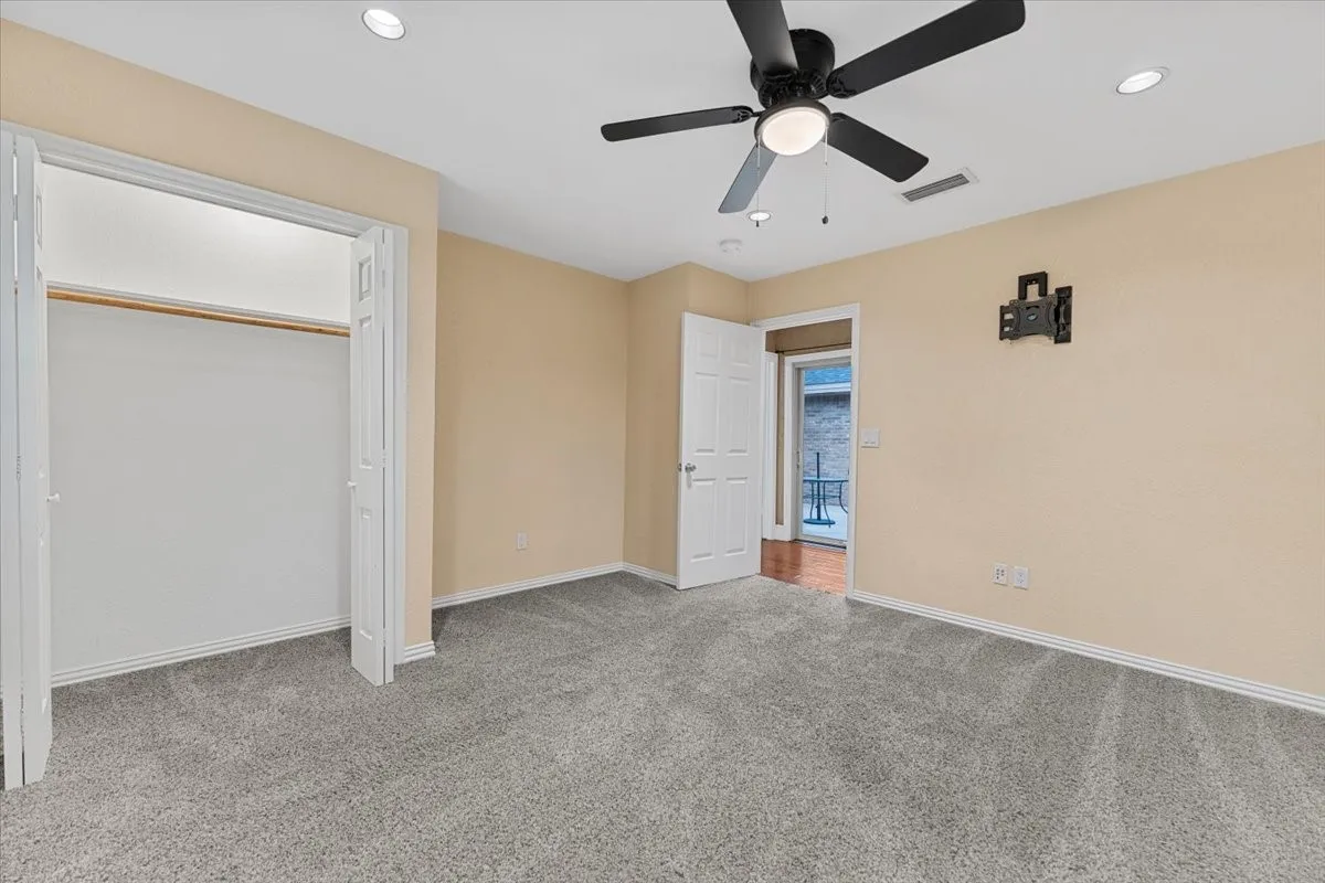 Single Family Residence For Rent in Denton County , 20 Timberline Drive, Trophy Club, Texas 76262, 3 Bedrooms, 3 Bathrooms, 2 Garage spaces, 2,528 Sqft, built in 1984, Price $3,875, mls#21335401, Real Estate Agent in Trophy Club, Homes For Rent in Denton county, Homes For Rent in Trophy Club, Realtor in Trophy Club Texas, Real Estate Brokerage Independent Realty Texas, Luminita Cordes Realtor