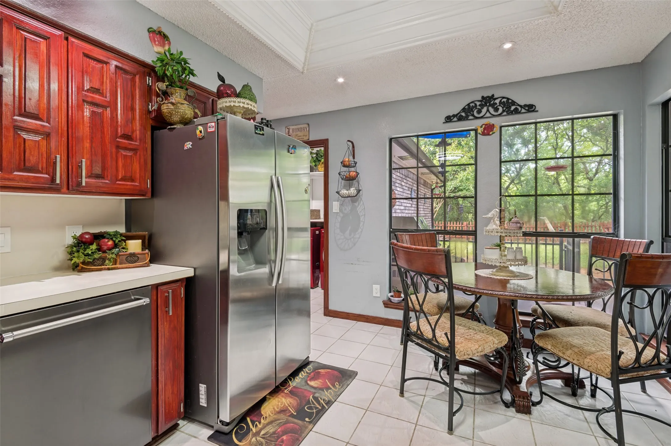 Single Family Residence For Sale in Tarrant County , 2904 Pitkin Drive, Arlington, Texas 76006, 3 Bedrooms, 2 Bathrooms, 2 Garage spaces, 1,822 Sqft, built in 1987, Price $299,000, mls#21330964, Real Estate Agent in Arlington, Homes For Sale in Tarrant county, Homes For Sale in Arlington, Realtor in Arlington Texas, Real Estate Brokerage Independent Realty Texas, Luminita Cordes Realtor
