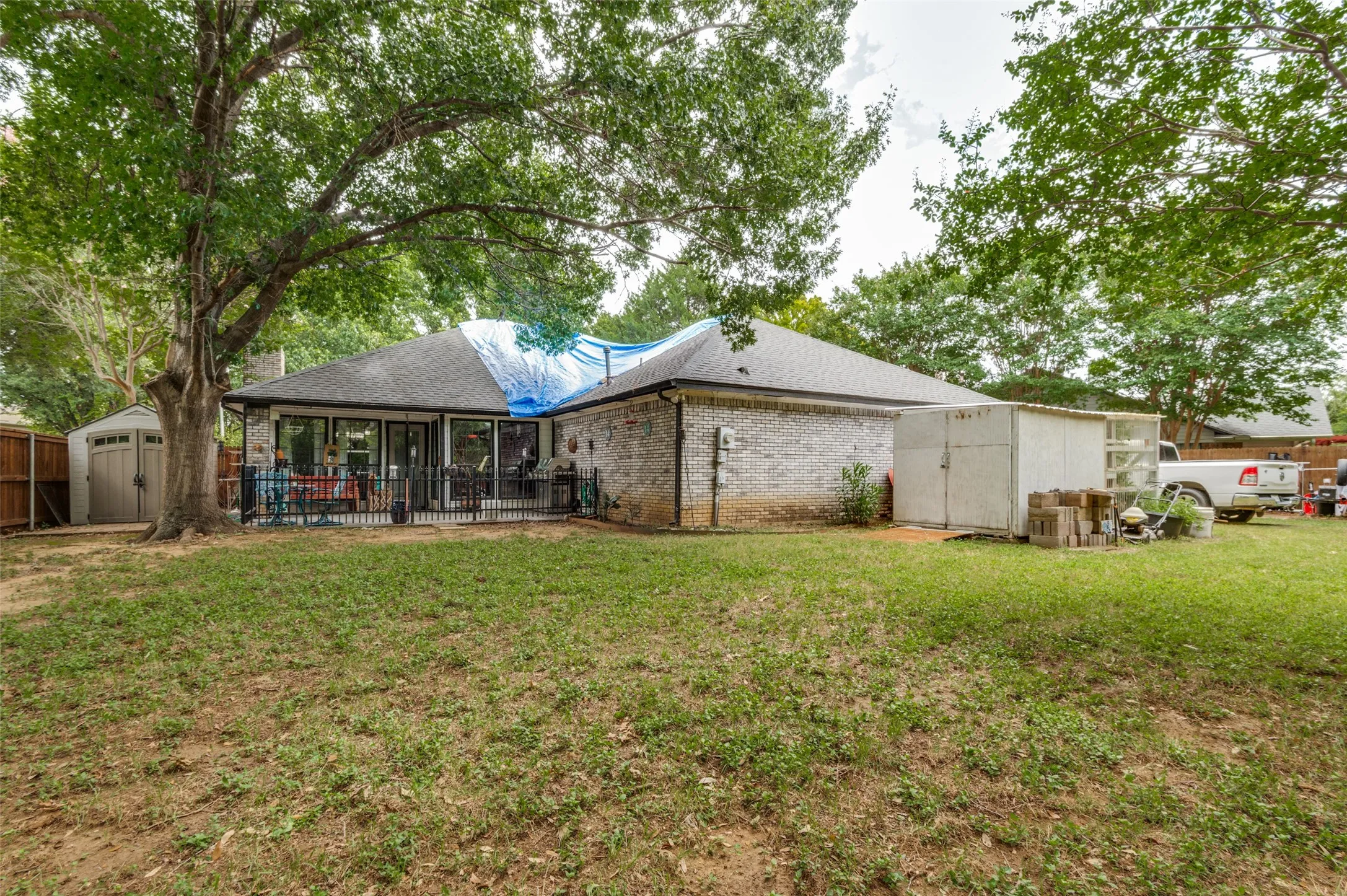 Single Family Residence For Sale in Tarrant County , 2904 Pitkin Drive, Arlington, Texas 76006, 3 Bedrooms, 2 Bathrooms, 2 Garage spaces, 1,822 Sqft, built in 1987, Price $299,000, mls#21330964, Real Estate Agent in Arlington, Homes For Sale in Tarrant county, Homes For Sale in Arlington, Realtor in Arlington Texas, Real Estate Brokerage Independent Realty Texas, Luminita Cordes Realtor