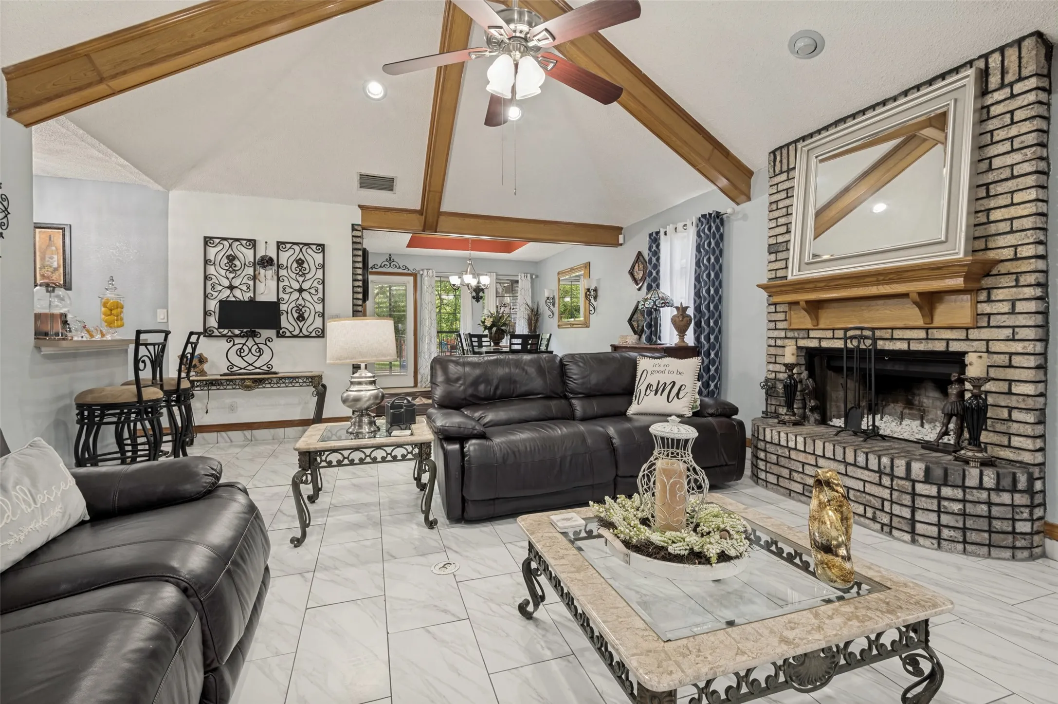 Single Family Residence For Sale in Tarrant County , 2904 Pitkin Drive, Arlington, Texas 76006, 3 Bedrooms, 2 Bathrooms, 2 Garage spaces, 1,822 Sqft, built in 1987, Price $299,000, mls#21330964, Real Estate Agent in Arlington, Homes For Sale in Tarrant county, Homes For Sale in Arlington, Realtor in Arlington Texas, Real Estate Brokerage Independent Realty Texas, Luminita Cordes Realtor