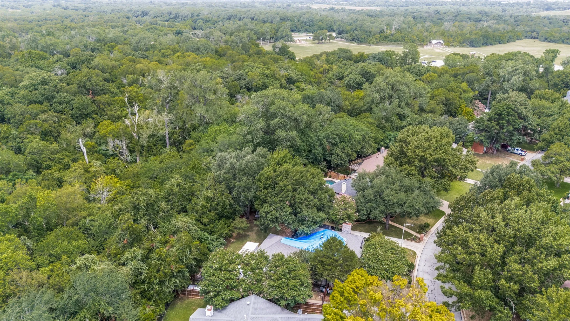 Single Family Residence For Sale in Tarrant County , 2904 Pitkin Drive, Arlington, Texas 76006, 3 Bedrooms, 2 Bathrooms, 2 Garage spaces, 1,822 Sqft, built in 1987, Price $299,000, mls#21330964, Real Estate Agent in Arlington, Homes For Sale in Tarrant county, Homes For Sale in Arlington, Realtor in Arlington Texas, Real Estate Brokerage Independent Realty Texas, Luminita Cordes Realtor