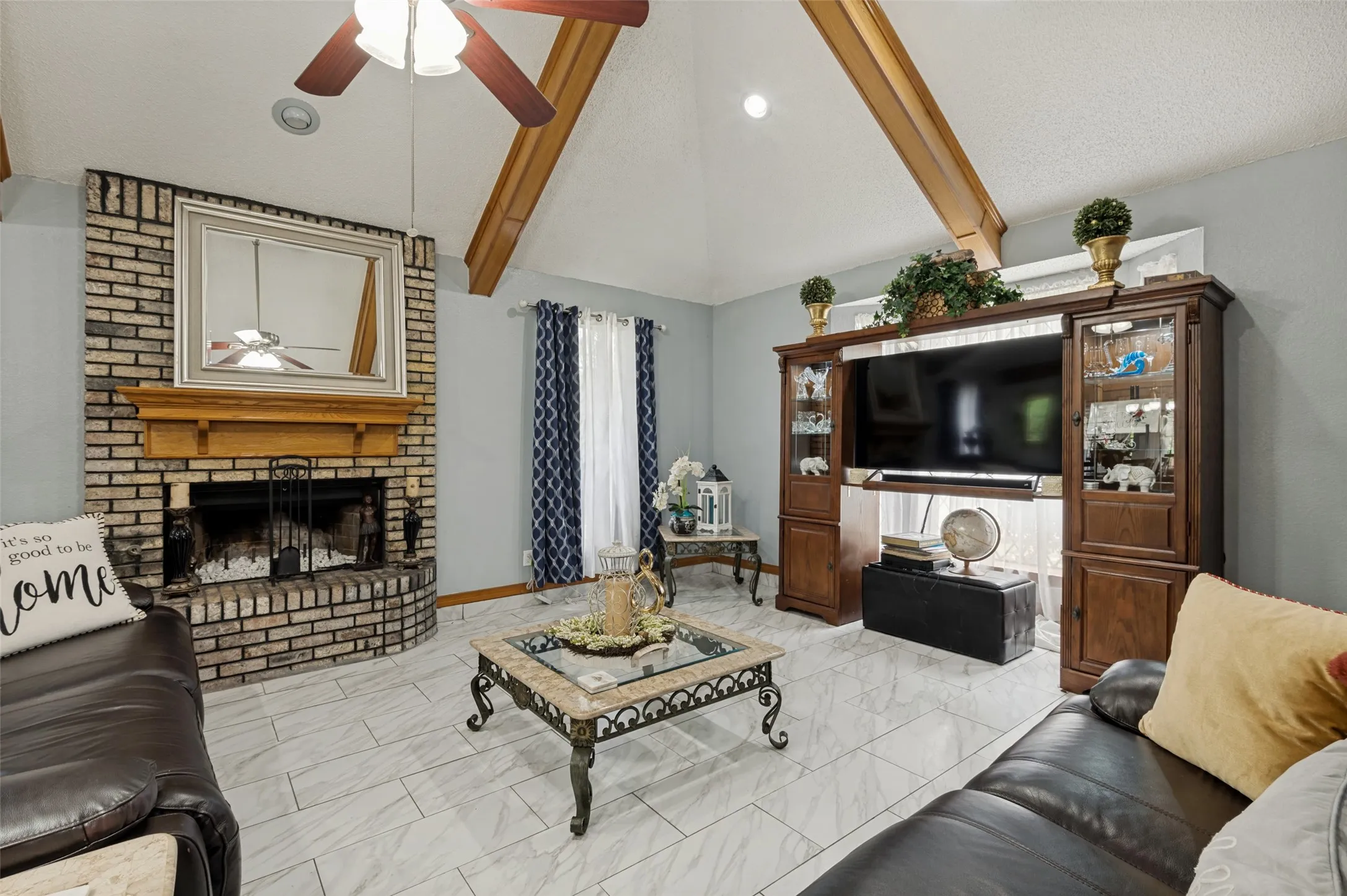 Single Family Residence For Sale in Tarrant County , 2904 Pitkin Drive, Arlington, Texas 76006, 3 Bedrooms, 2 Bathrooms, 2 Garage spaces, 1,822 Sqft, built in 1987, Price $299,000, mls#21330964, Real Estate Agent in Arlington, Homes For Sale in Tarrant county, Homes For Sale in Arlington, Realtor in Arlington Texas, Real Estate Brokerage Independent Realty Texas, Luminita Cordes Realtor