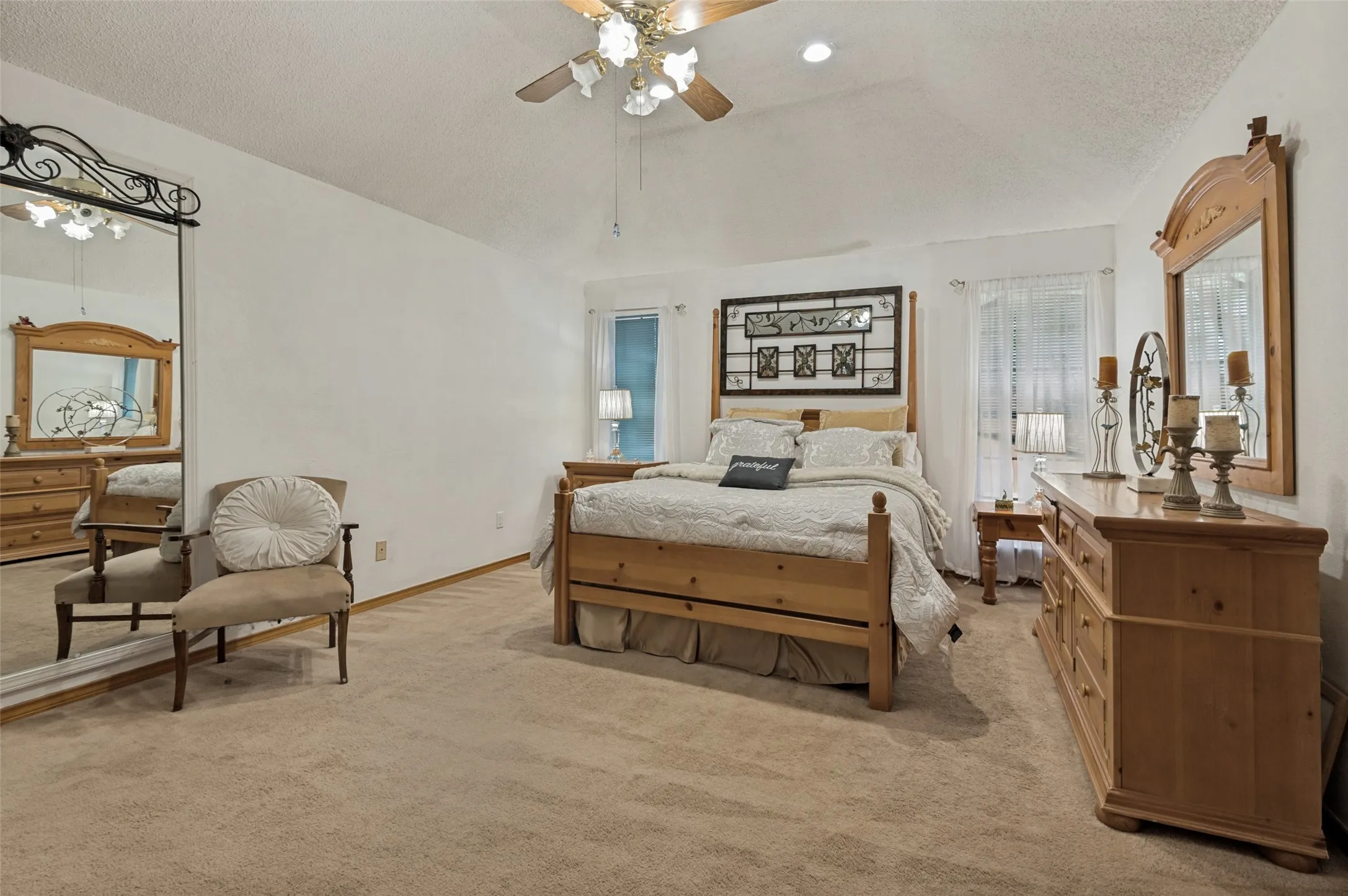 Single Family Residence For Sale in Tarrant County , 2904 Pitkin Drive, Arlington, Texas 76006, 3 Bedrooms, 2 Bathrooms, 2 Garage spaces, 1,822 Sqft, built in 1987, Price $299,000, mls#21330964, Real Estate Agent in Arlington, Homes For Sale in Tarrant county, Homes For Sale in Arlington, Realtor in Arlington Texas, Real Estate Brokerage Independent Realty Texas, Luminita Cordes Realtor