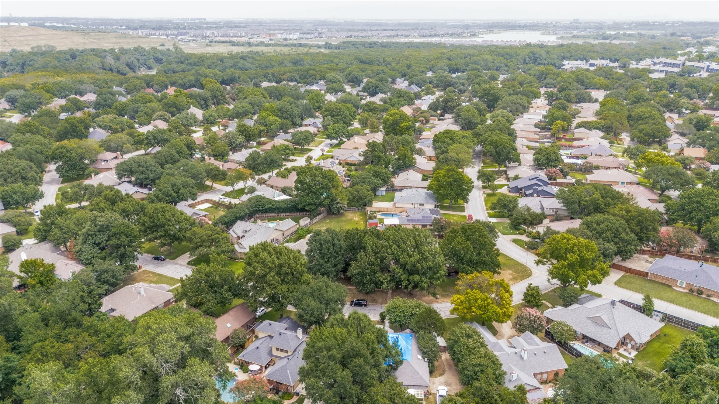 Single Family Residence For Sale in Tarrant County , 2904 Pitkin Drive, Arlington, Texas 76006, 3 Bedrooms, 2 Bathrooms, 2 Garage spaces, 1,822 Sqft, built in 1987, Price $299,000, mls#21330964, Real Estate Agent in Arlington, Homes For Sale in Tarrant county, Homes For Sale in Arlington, Realtor in Arlington Texas, Real Estate Brokerage Independent Realty Texas, Luminita Cordes Realtor