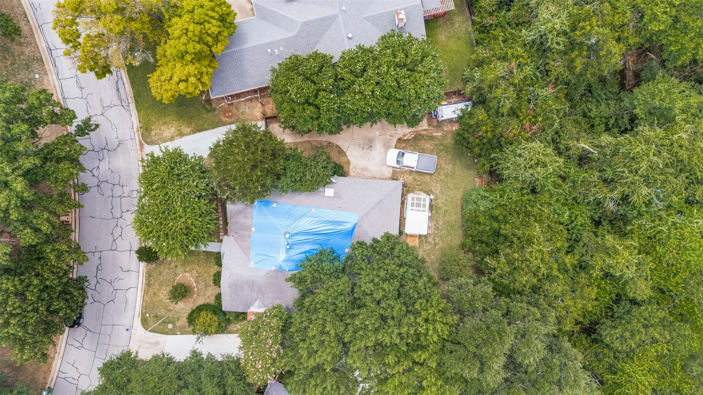 Single Family Residence For Sale in Tarrant County , 2904 Pitkin Drive, Arlington, Texas 76006, 3 Bedrooms, 2 Bathrooms, 2 Garage spaces, 1,822 Sqft, built in 1987, Price $299,000, mls#21330964, Real Estate Agent in Arlington, Homes For Sale in Tarrant county, Homes For Sale in Arlington, Realtor in Arlington Texas, Real Estate Brokerage Independent Realty Texas, Luminita Cordes Realtor
