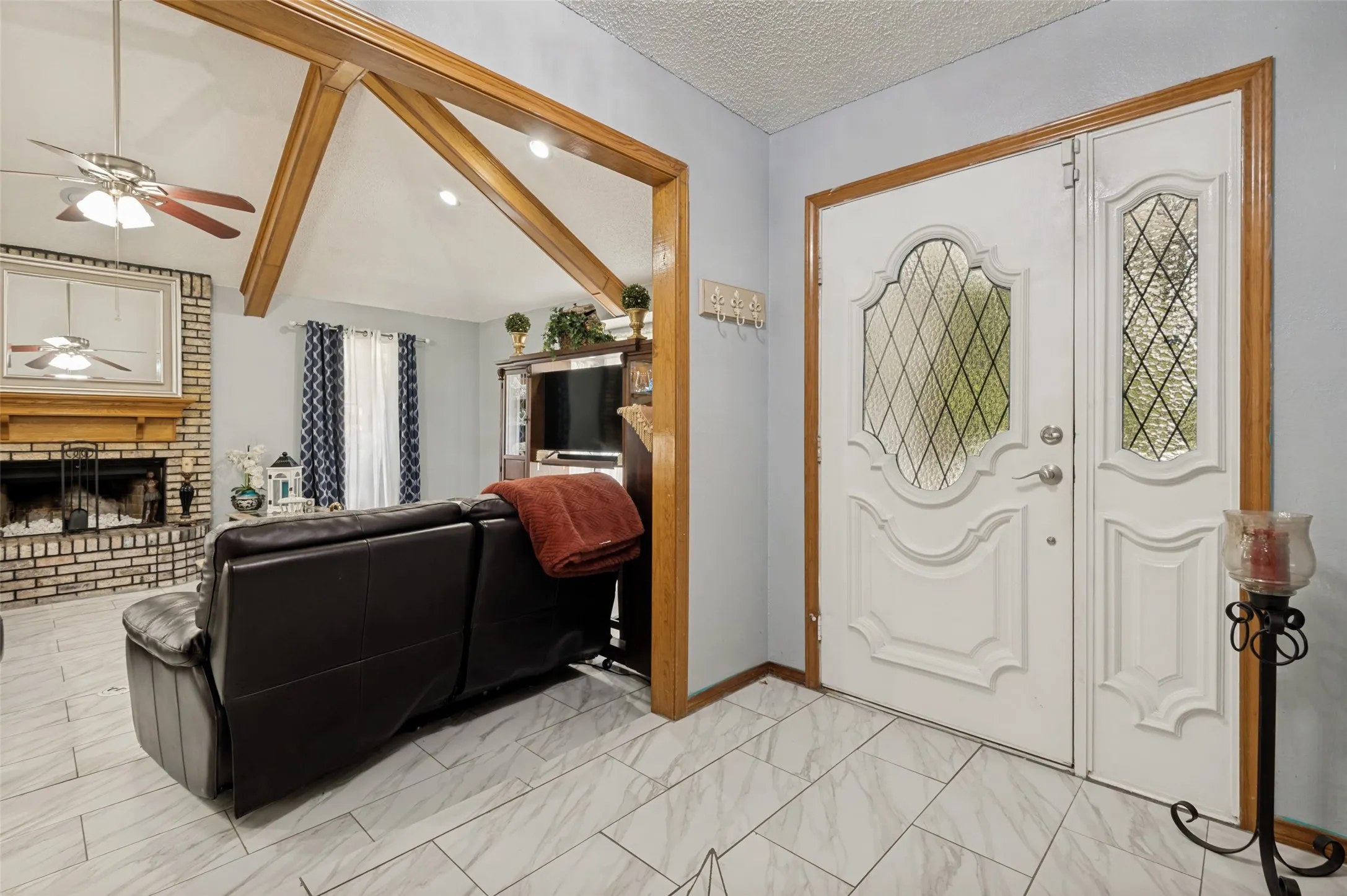 Single Family Residence For Sale in Tarrant County , 2904 Pitkin Drive, Arlington, Texas 76006, 3 Bedrooms, 2 Bathrooms, 2 Garage spaces, 1,822 Sqft, built in 1987, Price $299,000, mls#21330964, Real Estate Agent in Arlington, Homes For Sale in Tarrant county, Homes For Sale in Arlington, Realtor in Arlington Texas, Real Estate Brokerage Independent Realty Texas, Luminita Cordes Realtor
