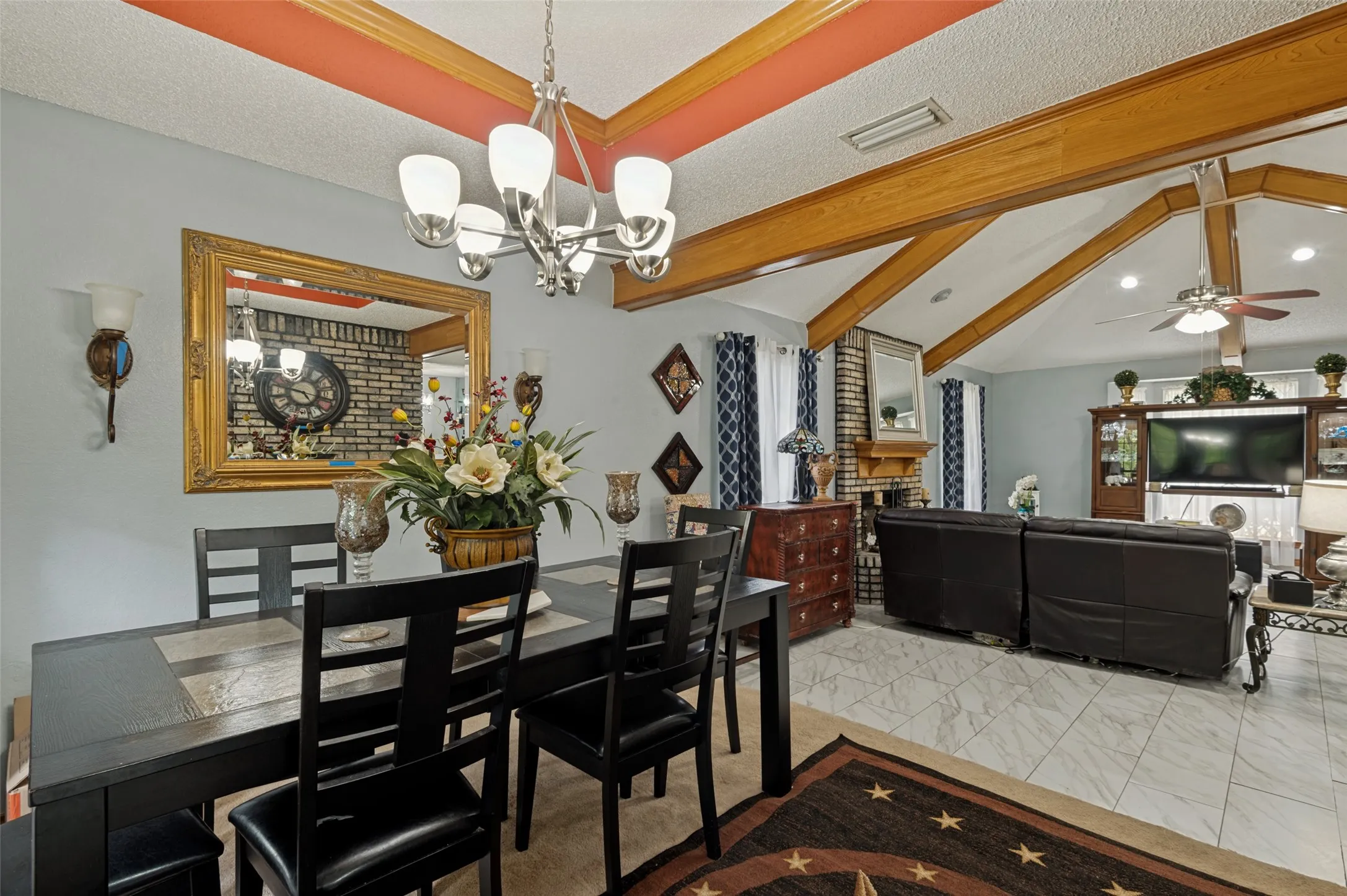 Single Family Residence For Sale in Tarrant County , 2904 Pitkin Drive, Arlington, Texas 76006, 3 Bedrooms, 2 Bathrooms, 2 Garage spaces, 1,822 Sqft, built in 1987, Price $299,000, mls#21330964, Real Estate Agent in Arlington, Homes For Sale in Tarrant county, Homes For Sale in Arlington, Realtor in Arlington Texas, Real Estate Brokerage Independent Realty Texas, Luminita Cordes Realtor
