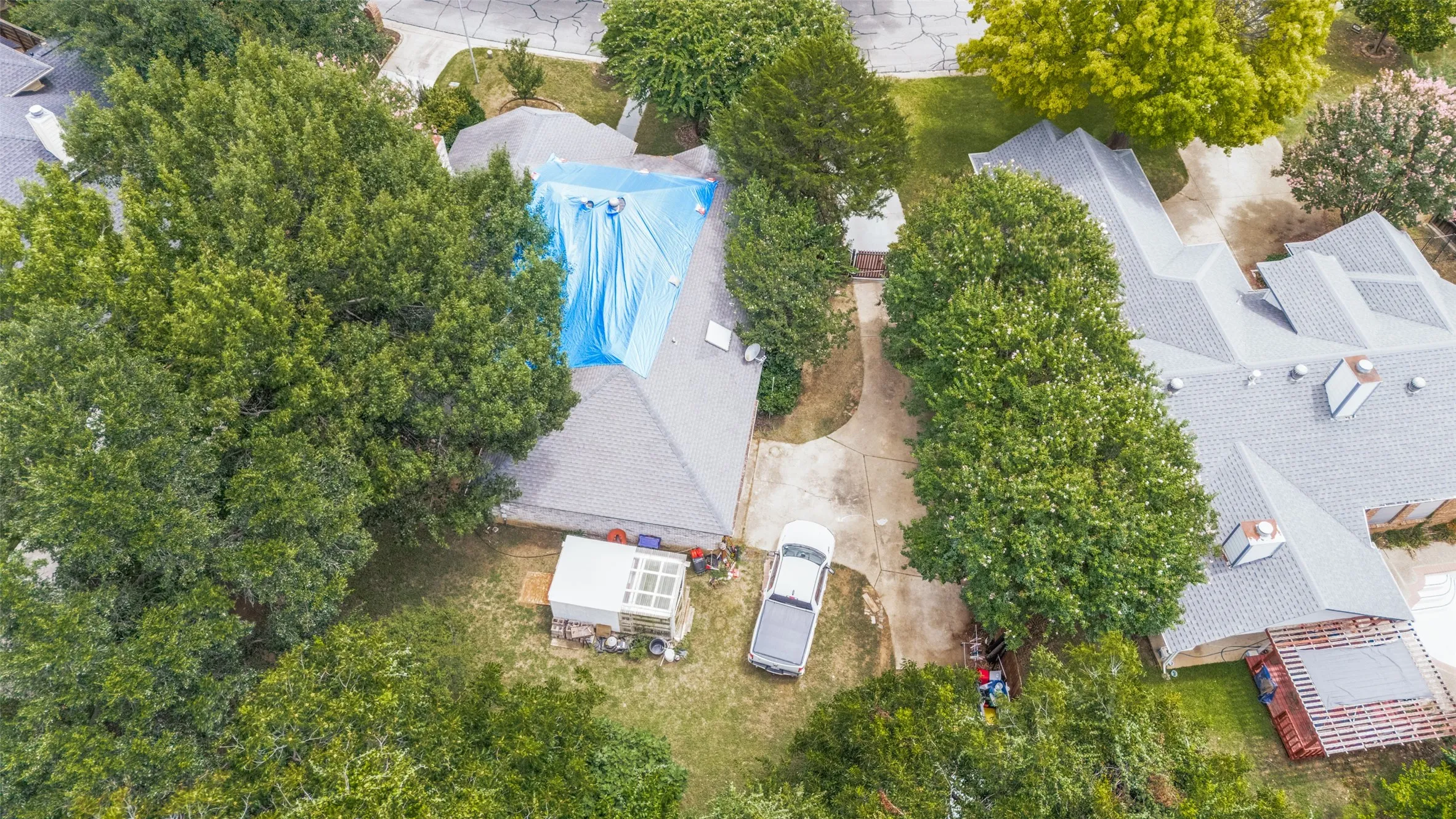 Single Family Residence For Sale in Tarrant County , 2904 Pitkin Drive, Arlington, Texas 76006, 3 Bedrooms, 2 Bathrooms, 2 Garage spaces, 1,822 Sqft, built in 1987, Price $299,000, mls#21330964, Real Estate Agent in Arlington, Homes For Sale in Tarrant county, Homes For Sale in Arlington, Realtor in Arlington Texas, Real Estate Brokerage Independent Realty Texas, Luminita Cordes Realtor