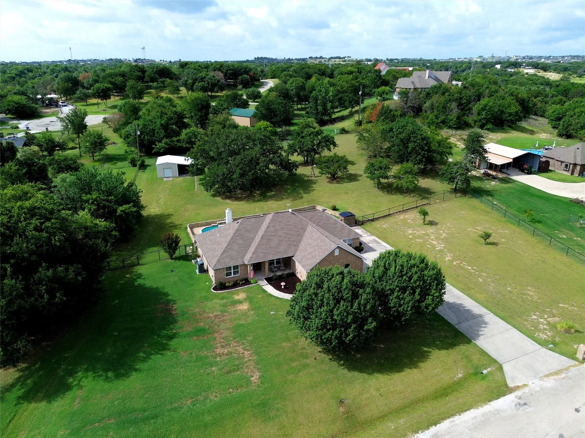 Single Family Residence For Sale in Parker County , 114 Bolivar Drive, Weatherford, Texas 76085, 3 Bedroom, 3 Bathroom, 2 Garage spaces, 2,178 Sqft, built in 2005, mls#21335247, Real Estate Agent in Weatherford, Homes For Sale in Parker county, Homes For Sale in Weatherford, Realtor in Weatherford Texas, Real Estate Brokerage Independent Realty Texas, Luminita Cordes Realtor