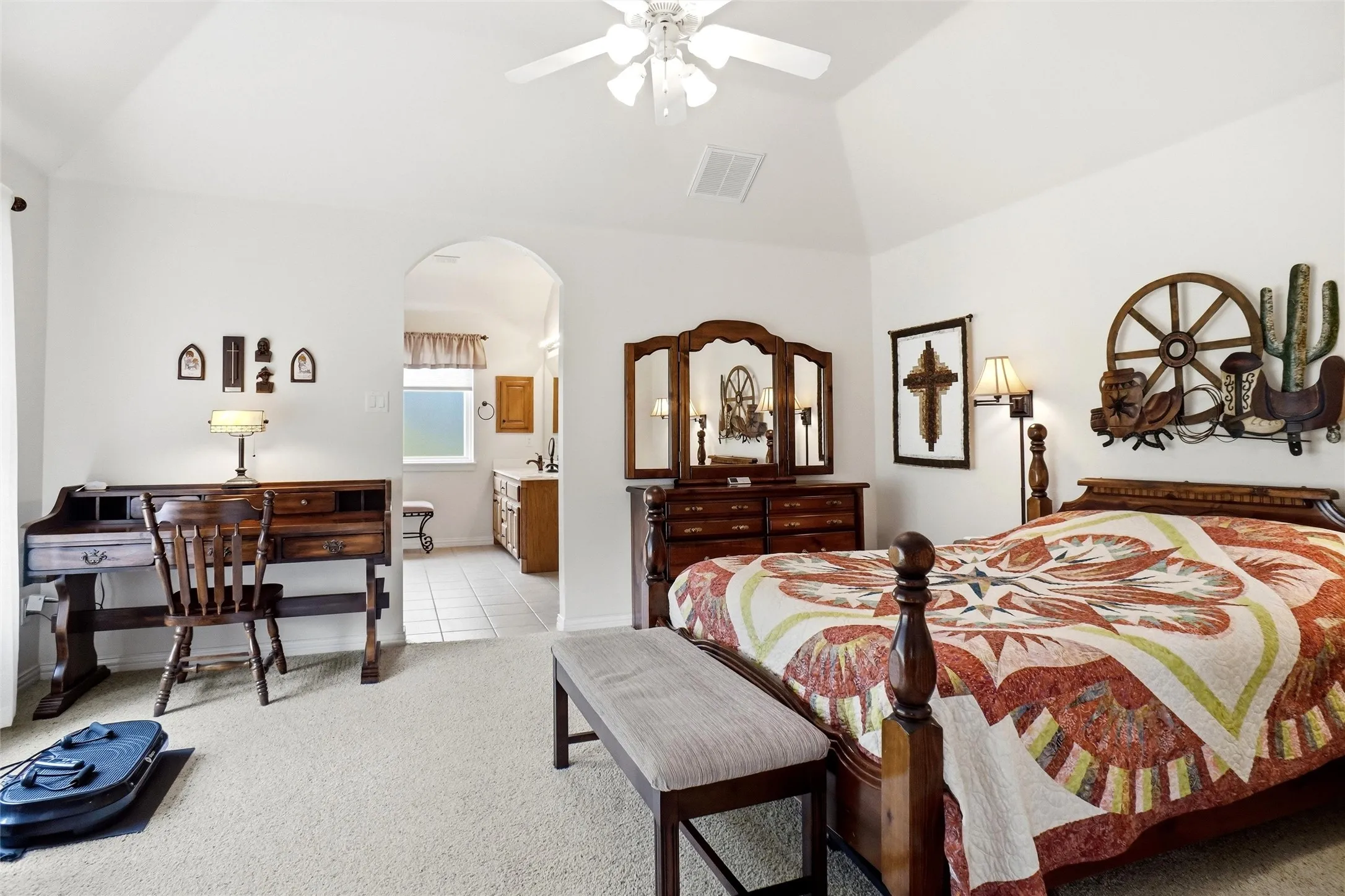 Single Family Residence For Sale in Parker County , 114 Bolivar Drive, Weatherford, Texas 76085, 3 Bedroom, 3 Bathroom, 2 Garage spaces, 2,178 Sqft, built in 2005, mls#21335247, Real Estate Agent in Weatherford, Homes For Sale in Parker county, Homes For Sale in Weatherford, Realtor in Weatherford Texas, Real Estate Brokerage Independent Realty Texas, Luminita Cordes Realtor