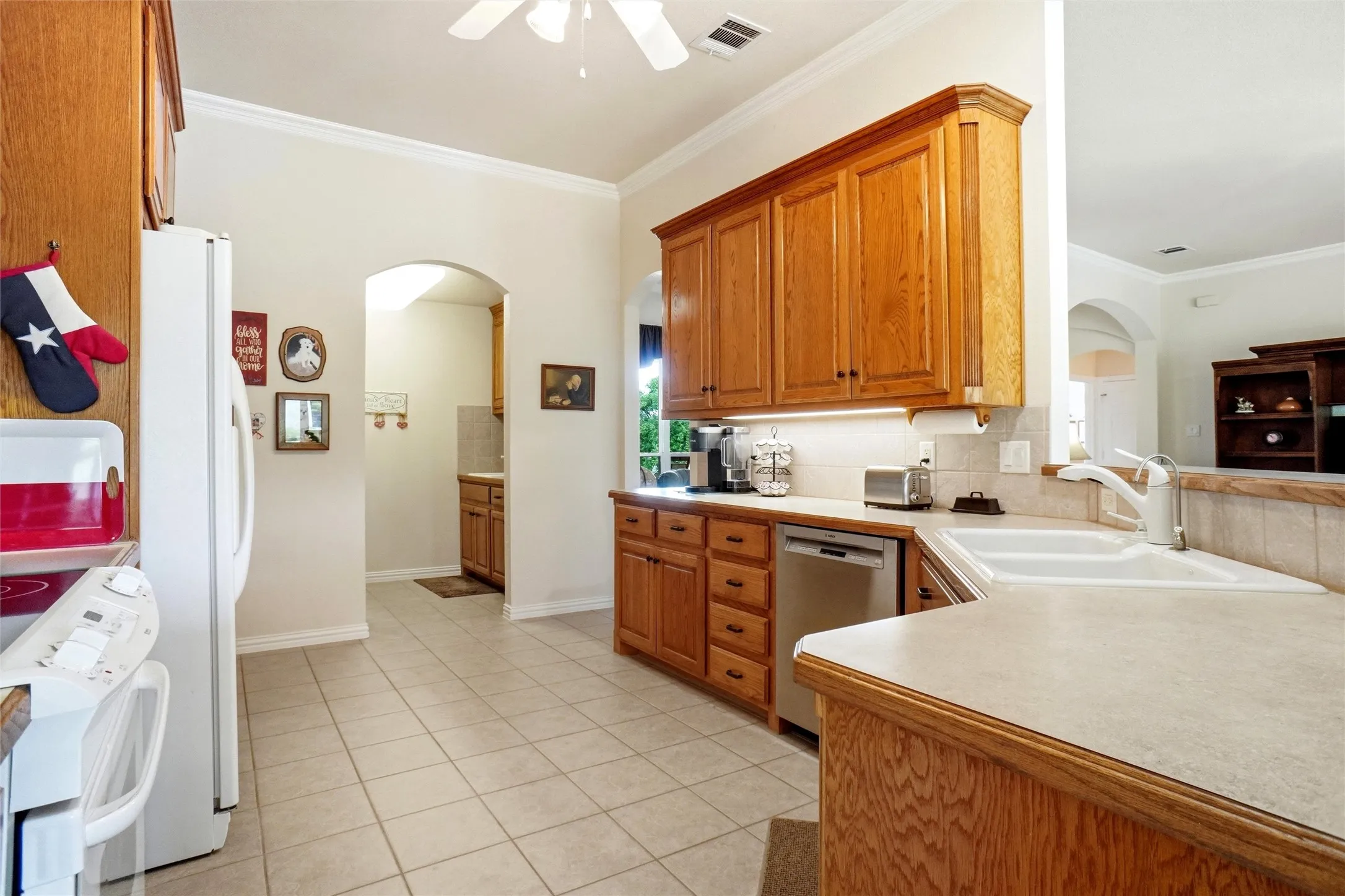 Single Family Residence For Sale in Parker County , 114 Bolivar Drive, Weatherford, Texas 76085, 3 Bedroom, 3 Bathroom, 2 Garage spaces, 2,178 Sqft, built in 2005, mls#21335247, Real Estate Agent in Weatherford, Homes For Sale in Parker county, Homes For Sale in Weatherford, Realtor in Weatherford Texas, Real Estate Brokerage Independent Realty Texas, Luminita Cordes Realtor