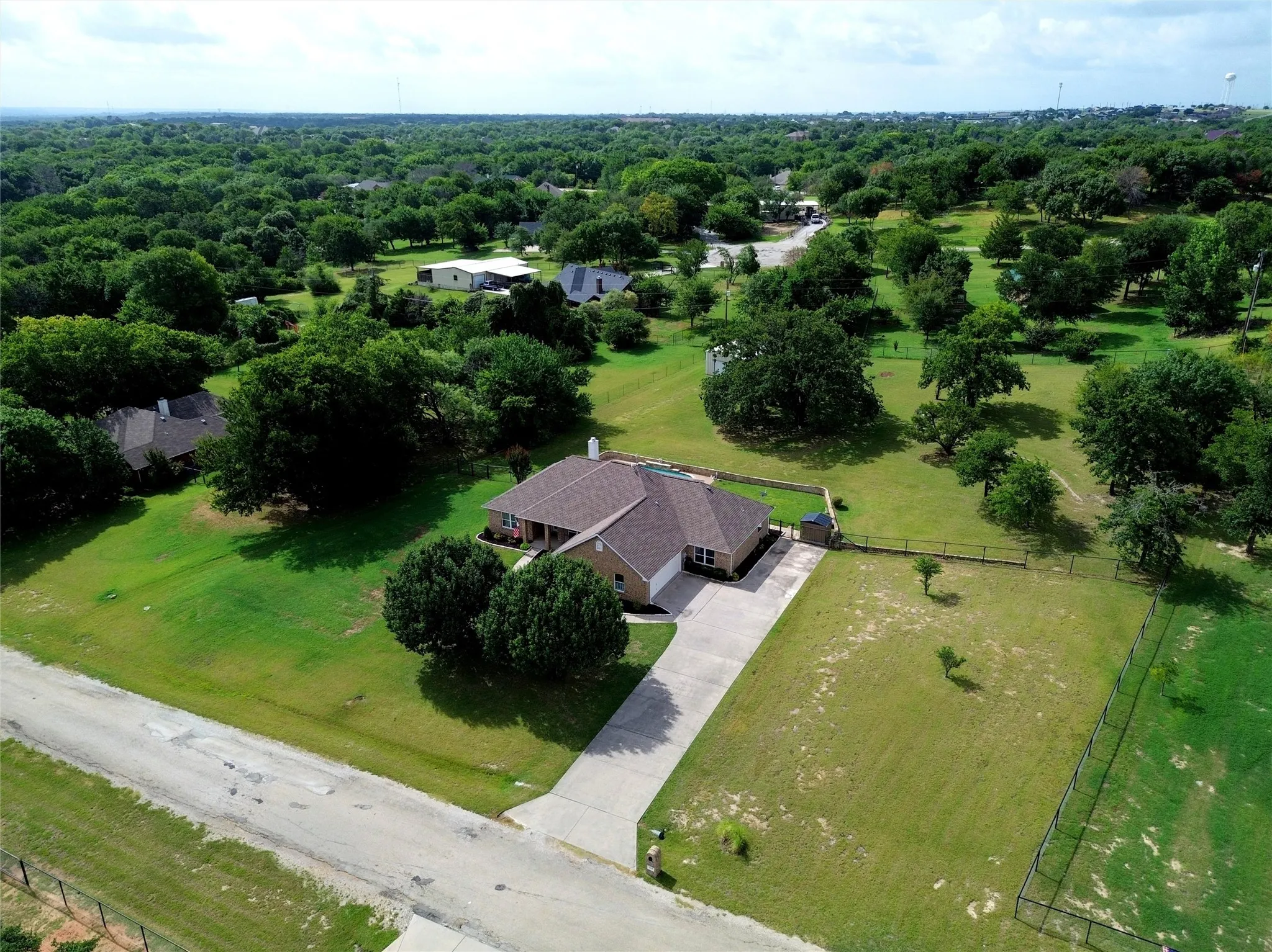 Single Family Residence For Sale in Parker County , 114 Bolivar Drive, Weatherford, Texas 76085, 3 Bedroom, 3 Bathroom, 2 Garage spaces, 2,178 Sqft, built in 2005, mls#21335247, Real Estate Agent in Weatherford, Homes For Sale in Parker county, Homes For Sale in Weatherford, Realtor in Weatherford Texas, Real Estate Brokerage Independent Realty Texas, Luminita Cordes Realtor