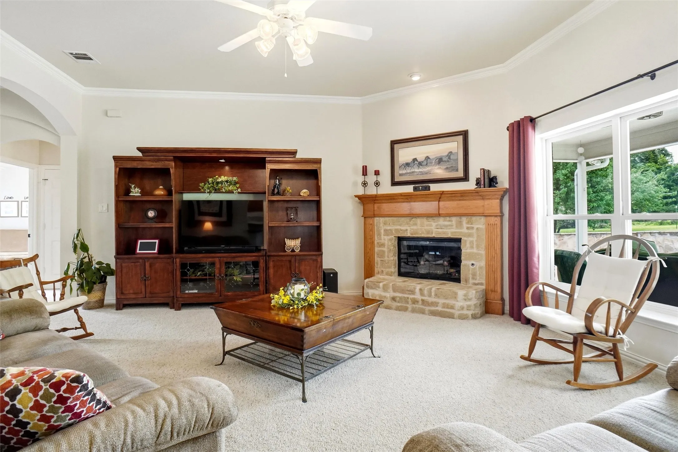 Gas fireplace