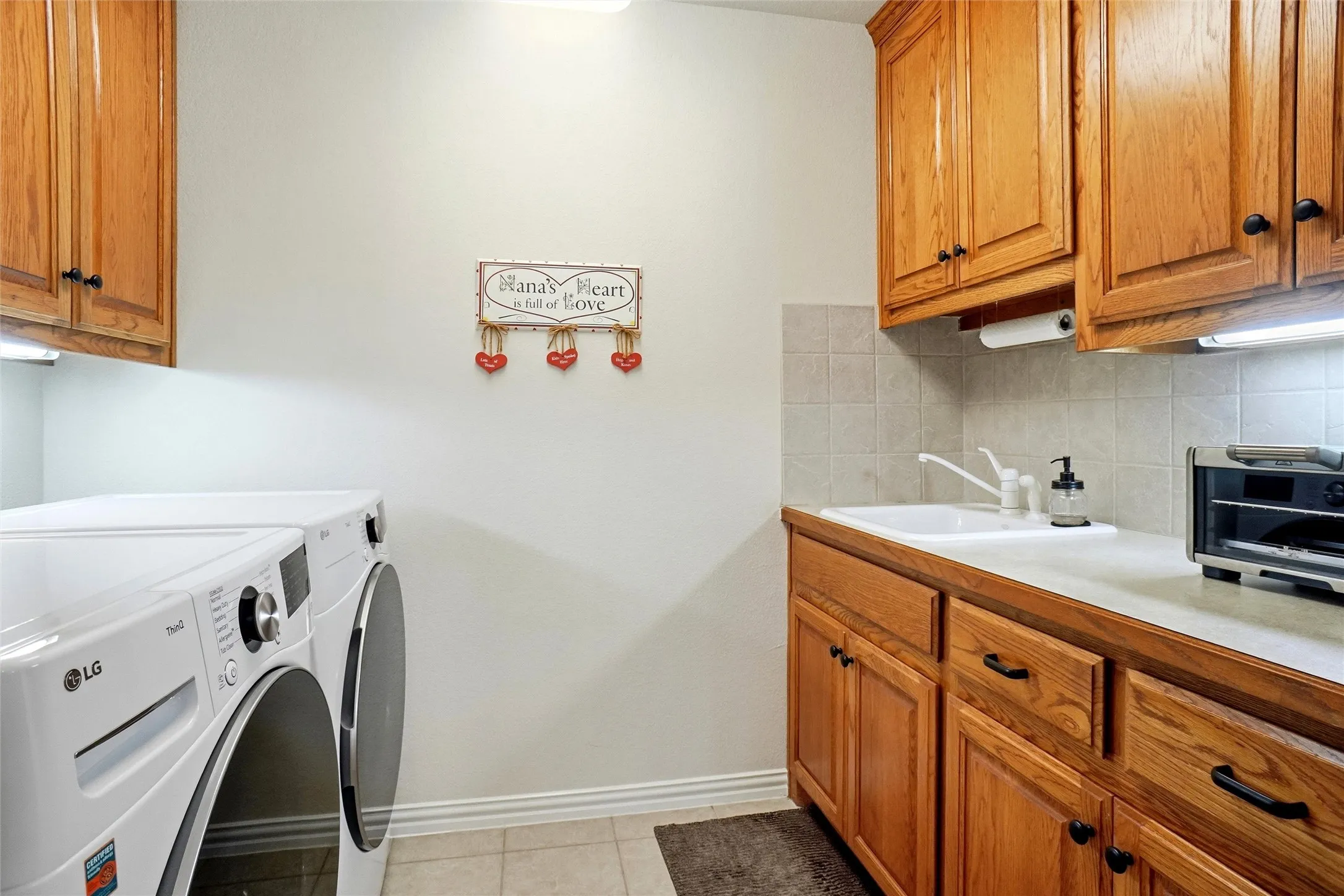 Single Family Residence For Sale in Parker County , 114 Bolivar Drive, Weatherford, Texas 76085, 3 Bedroom, 3 Bathroom, 2 Garage spaces, 2,178 Sqft, built in 2005, mls#21335247, Real Estate Agent in Weatherford, Homes For Sale in Parker county, Homes For Sale in Weatherford, Realtor in Weatherford Texas, Real Estate Brokerage Independent Realty Texas, Luminita Cordes Realtor