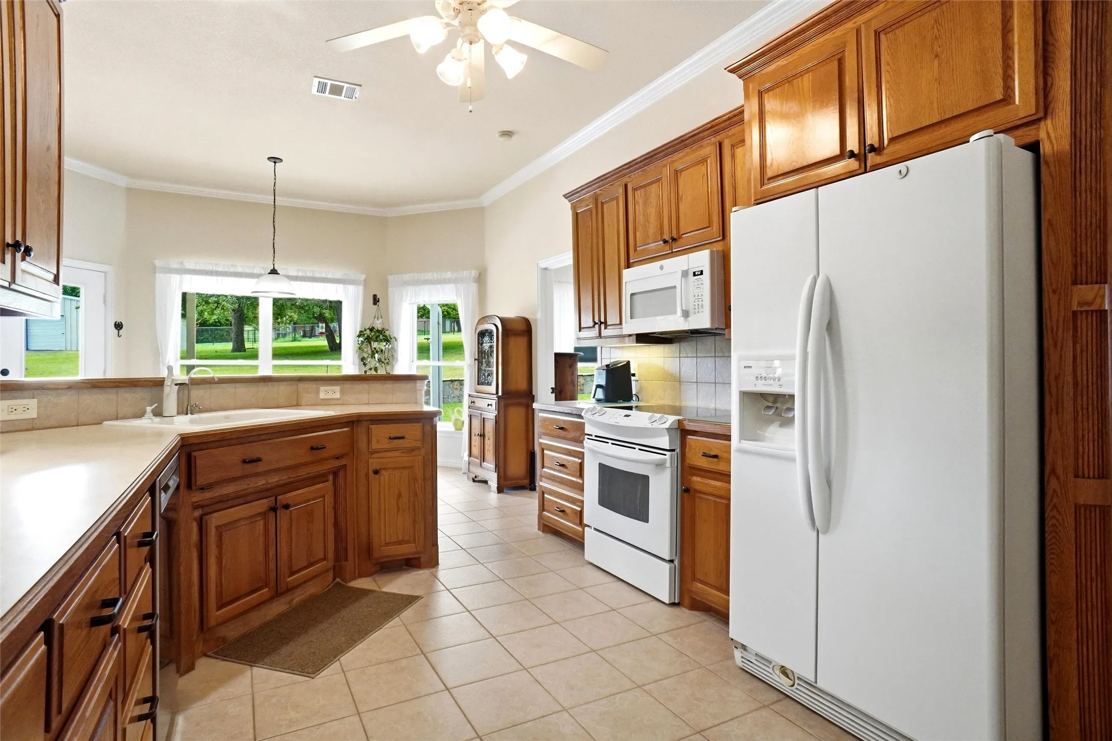 Single Family Residence For Sale in Parker County , 114 Bolivar Drive, Weatherford, Texas 76085, 3 Bedroom, 3 Bathroom, 2 Garage spaces, 2,178 Sqft, built in 2005, mls#21335247, Real Estate Agent in Weatherford, Homes For Sale in Parker county, Homes For Sale in Weatherford, Realtor in Weatherford Texas, Real Estate Brokerage Independent Realty Texas, Luminita Cordes Realtor