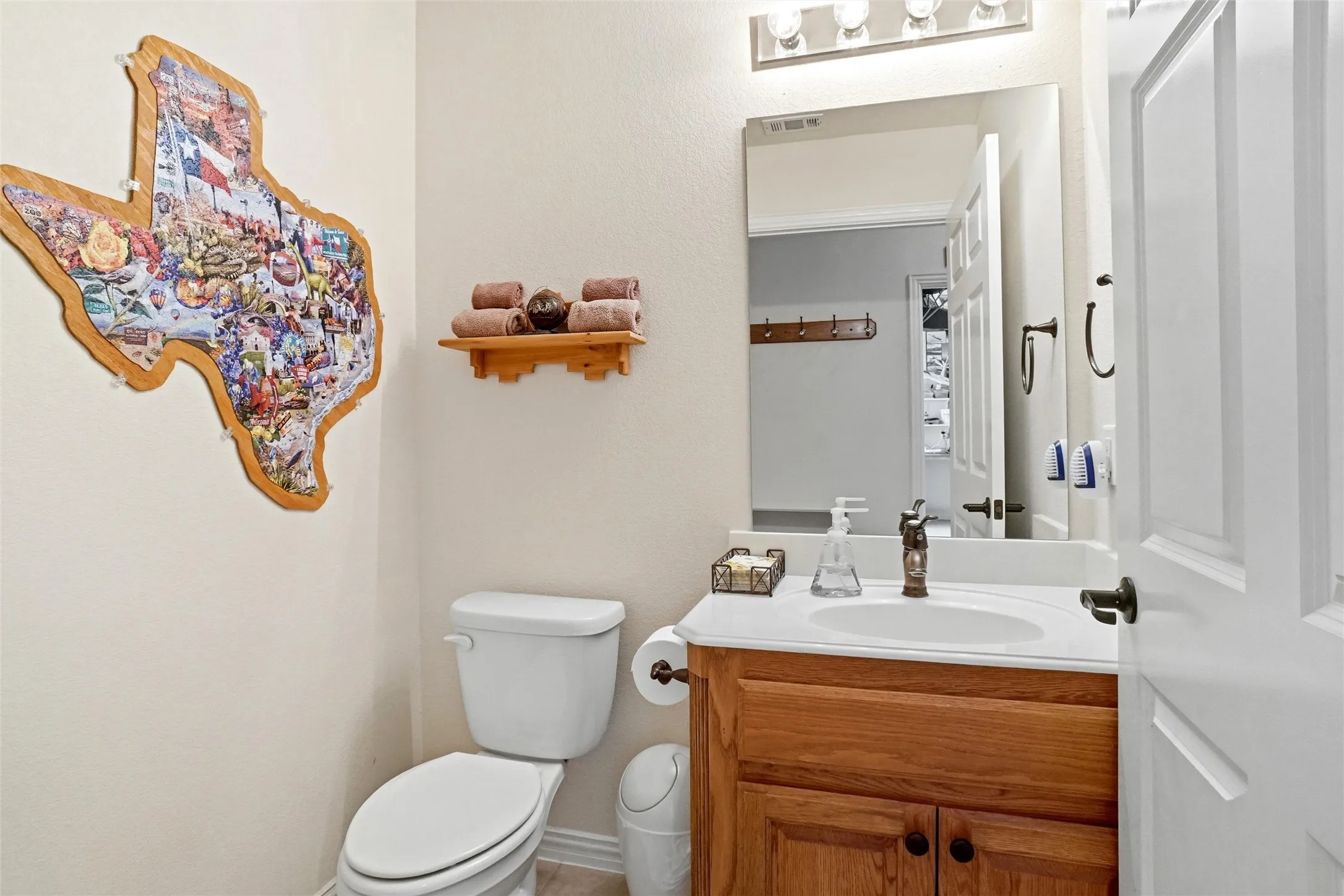 Single Family Residence For Sale in Parker County , 114 Bolivar Drive, Weatherford, Texas 76085, 3 Bedroom, 3 Bathroom, 2 Garage spaces, 2,178 Sqft, built in 2005, mls#21335247, Real Estate Agent in Weatherford, Homes For Sale in Parker county, Homes For Sale in Weatherford, Realtor in Weatherford Texas, Real Estate Brokerage Independent Realty Texas, Luminita Cordes Realtor