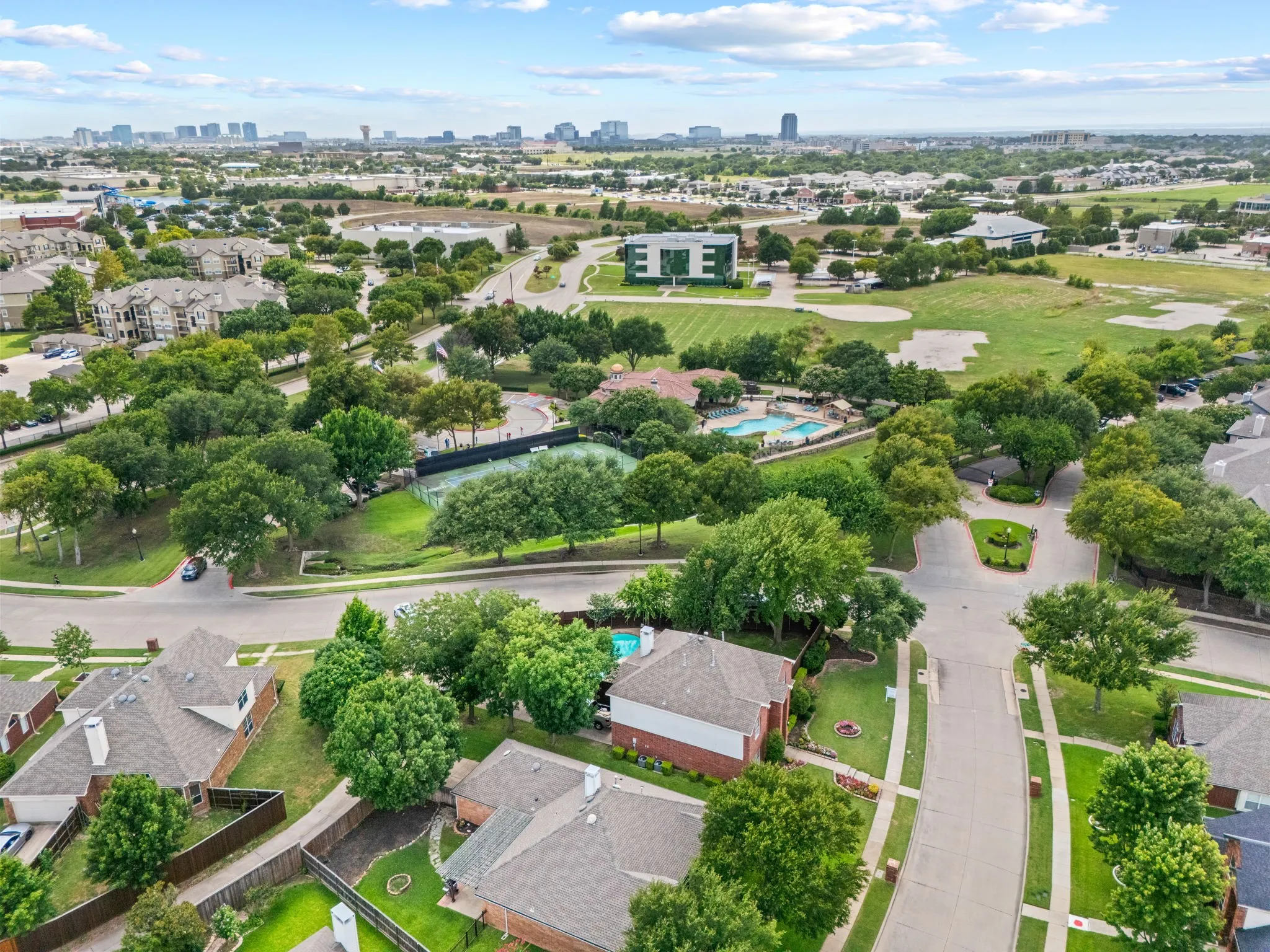 Single Family Residence For Sale in Collin County , 9503 Saddle Drive, Frisco, Texas 75035, 4 Bedroom, 3 Bathroom, 2 Garage spaces, 2,626 Sqft, built in 1999, mls#21320516, Real Estate Agent in Frisco, Homes For Sale in Collin county, Homes For Sale in Frisco, Realtor in Frisco Texas, Real Estate Brokerage Independent Realty Texas, Luminita Cordes Realtor