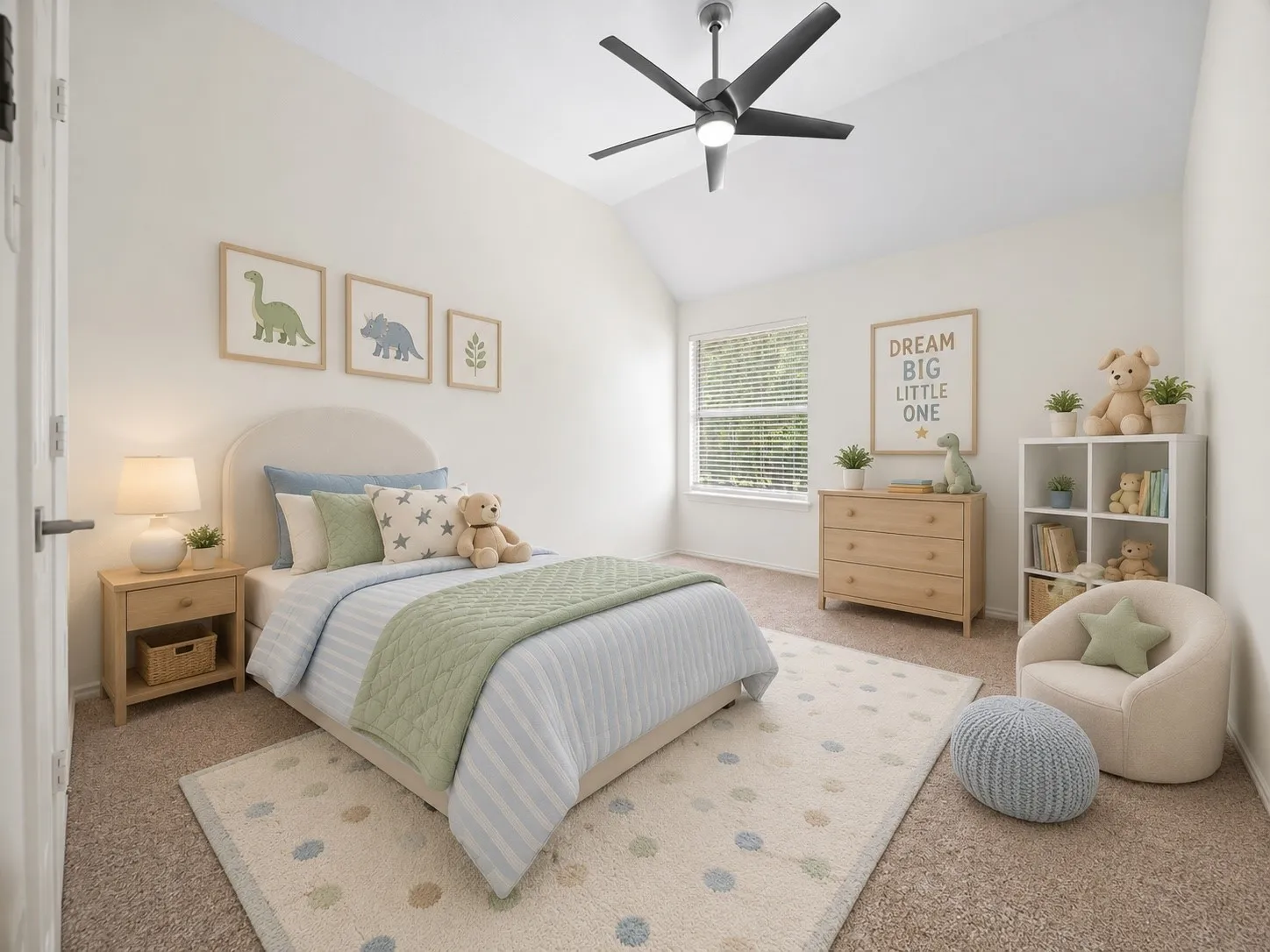 Secondary bedroom