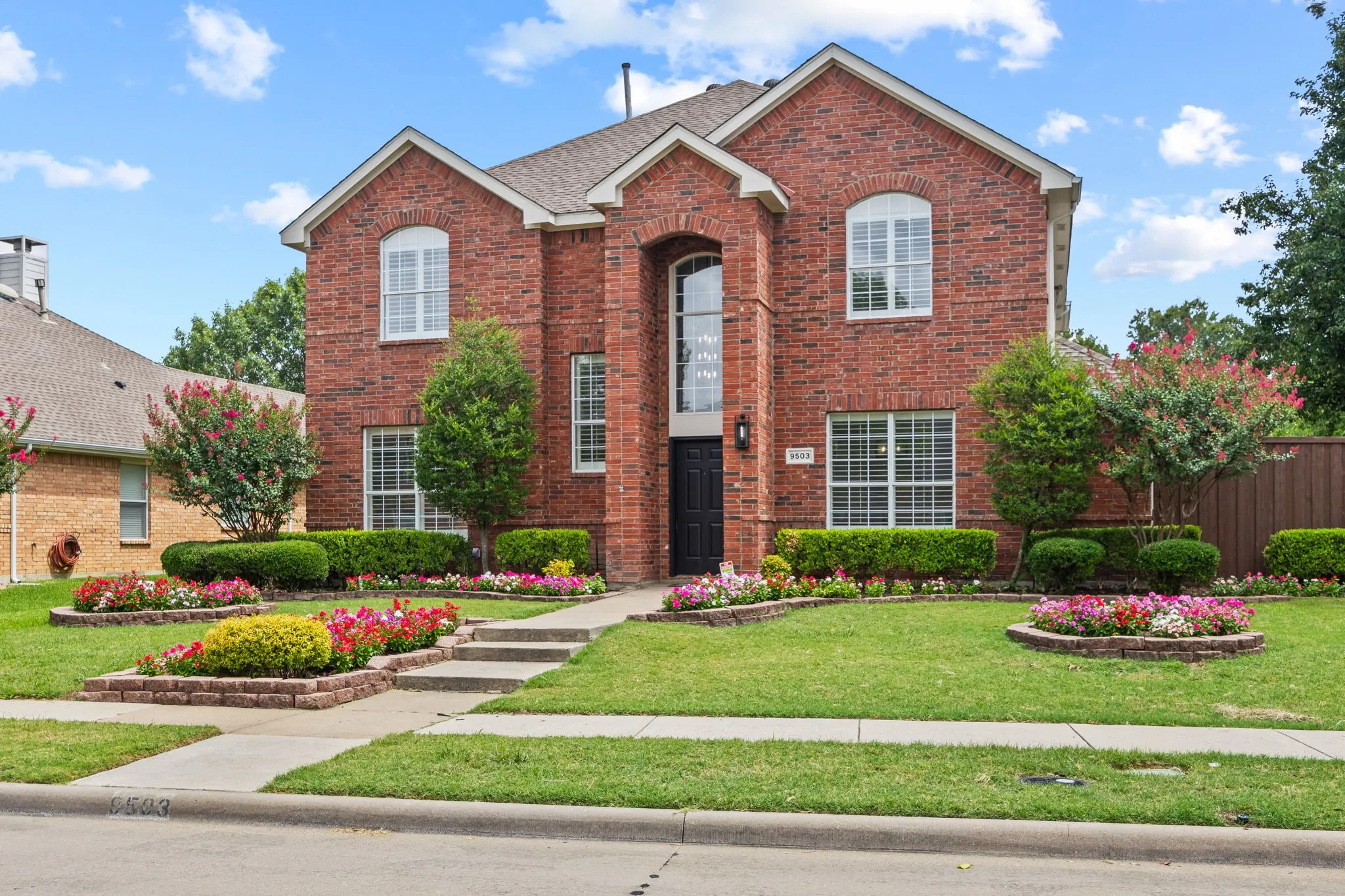 Single Family Residence For Sale in Collin County , 9503 Saddle Drive, Frisco, Texas 75035, 4 Bedroom, 3 Bathroom, 2 Garage spaces, 2,626 Sqft, built in 1999, mls#21320516, Real Estate Agent in Frisco, Homes For Sale in Collin county, Homes For Sale in Frisco, Realtor in Frisco Texas, Real Estate Brokerage Independent Realty Texas, Luminita Cordes Realtor