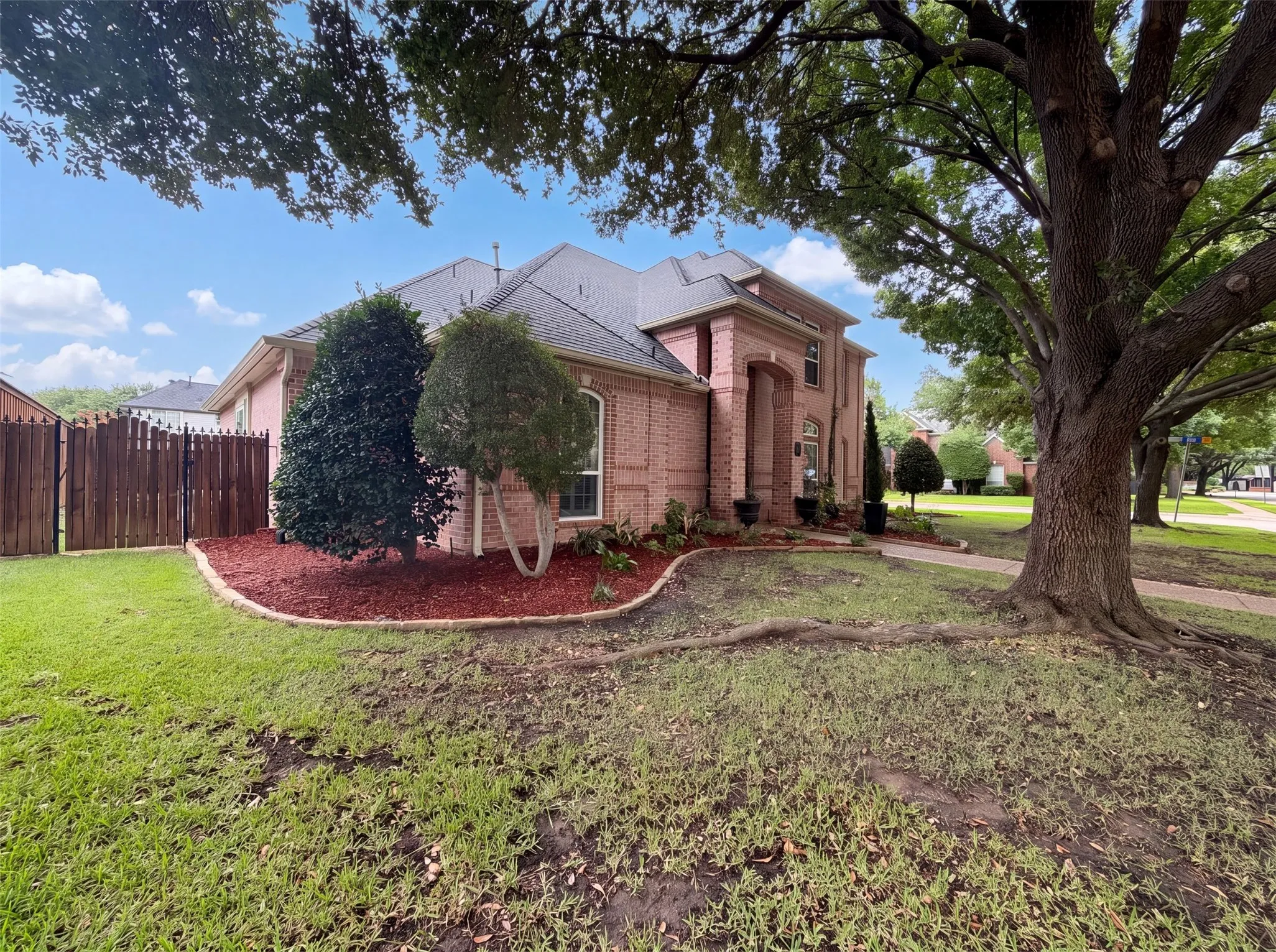 Single Family Residence For Sale in Tarrant County , 4606 Mill Wood Drive, Colleyville, Texas 76034, 4 Bedroom, 4 Bathroom, 3 Garage spaces, 3,251 Sqft, built in 1993, mls#21335408, Real Estate Agent in Colleyville, Homes For Sale in Tarrant county, Homes For Sale in Colleyville, Realtor in Colleyville Texas, Real Estate Brokerage Independent Realty Texas, Luminita Cordes Realtor