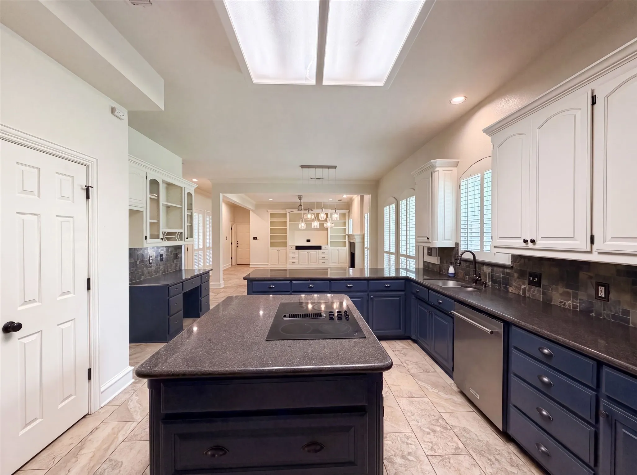 Single Family Residence For Sale in Tarrant County , 4606 Mill Wood Drive, Colleyville, Texas 76034, 4 Bedroom, 4 Bathroom, 3 Garage spaces, 3,251 Sqft, built in 1993, mls#21335408, Real Estate Agent in Colleyville, Homes For Sale in Tarrant county, Homes For Sale in Colleyville, Realtor in Colleyville Texas, Real Estate Brokerage Independent Realty Texas, Luminita Cordes Realtor