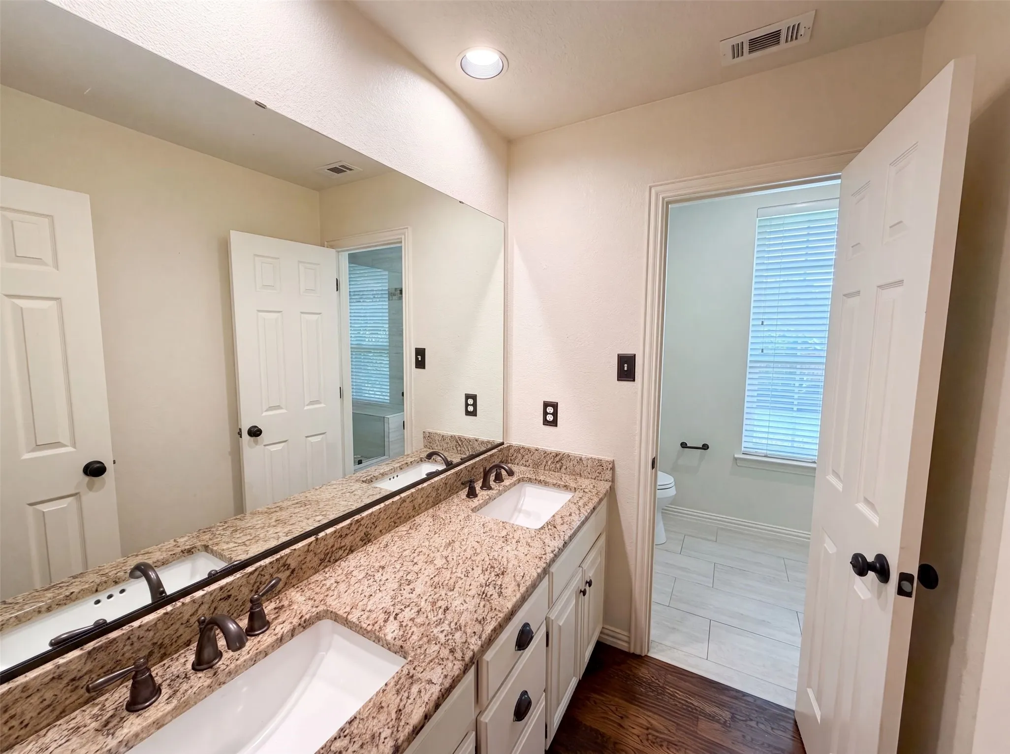 Single Family Residence For Sale in Tarrant County , 4606 Mill Wood Drive, Colleyville, Texas 76034, 4 Bedroom, 4 Bathroom, 3 Garage spaces, 3,251 Sqft, built in 1993, mls#21335408, Real Estate Agent in Colleyville, Homes For Sale in Tarrant county, Homes For Sale in Colleyville, Realtor in Colleyville Texas, Real Estate Brokerage Independent Realty Texas, Luminita Cordes Realtor