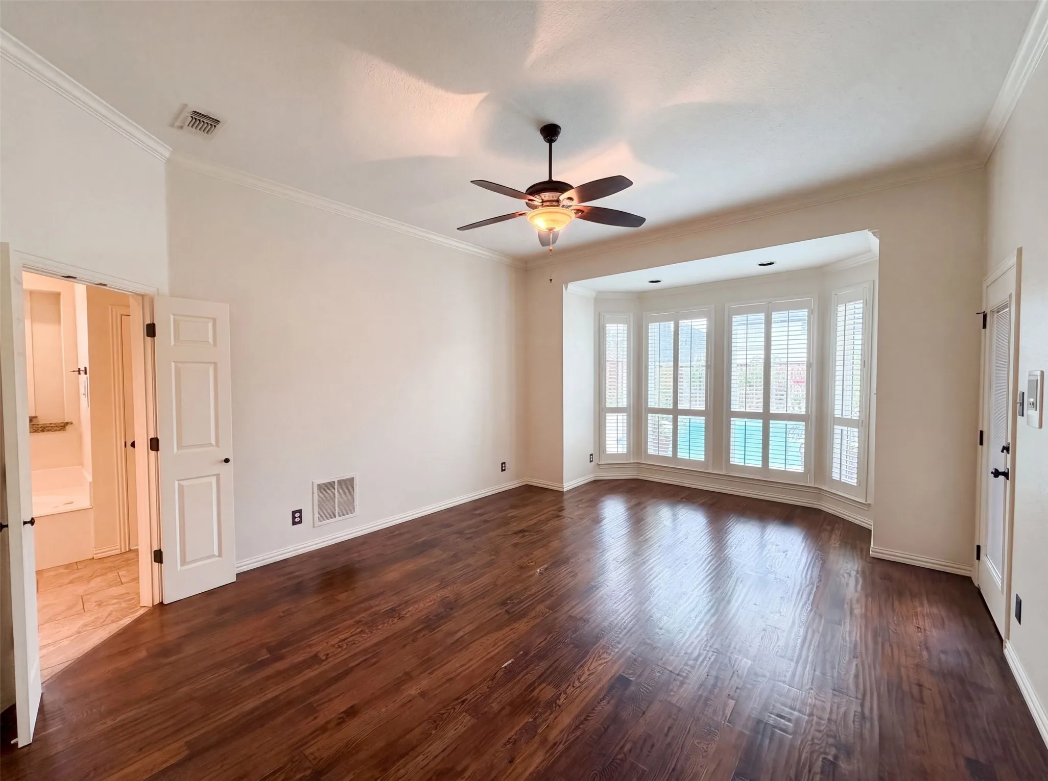 Single Family Residence For Sale in Tarrant County , 4606 Mill Wood Drive, Colleyville, Texas 76034, 4 Bedroom, 4 Bathroom, 3 Garage spaces, 3,251 Sqft, built in 1993, mls#21335408, Real Estate Agent in Colleyville, Homes For Sale in Tarrant county, Homes For Sale in Colleyville, Realtor in Colleyville Texas, Real Estate Brokerage Independent Realty Texas, Luminita Cordes Realtor