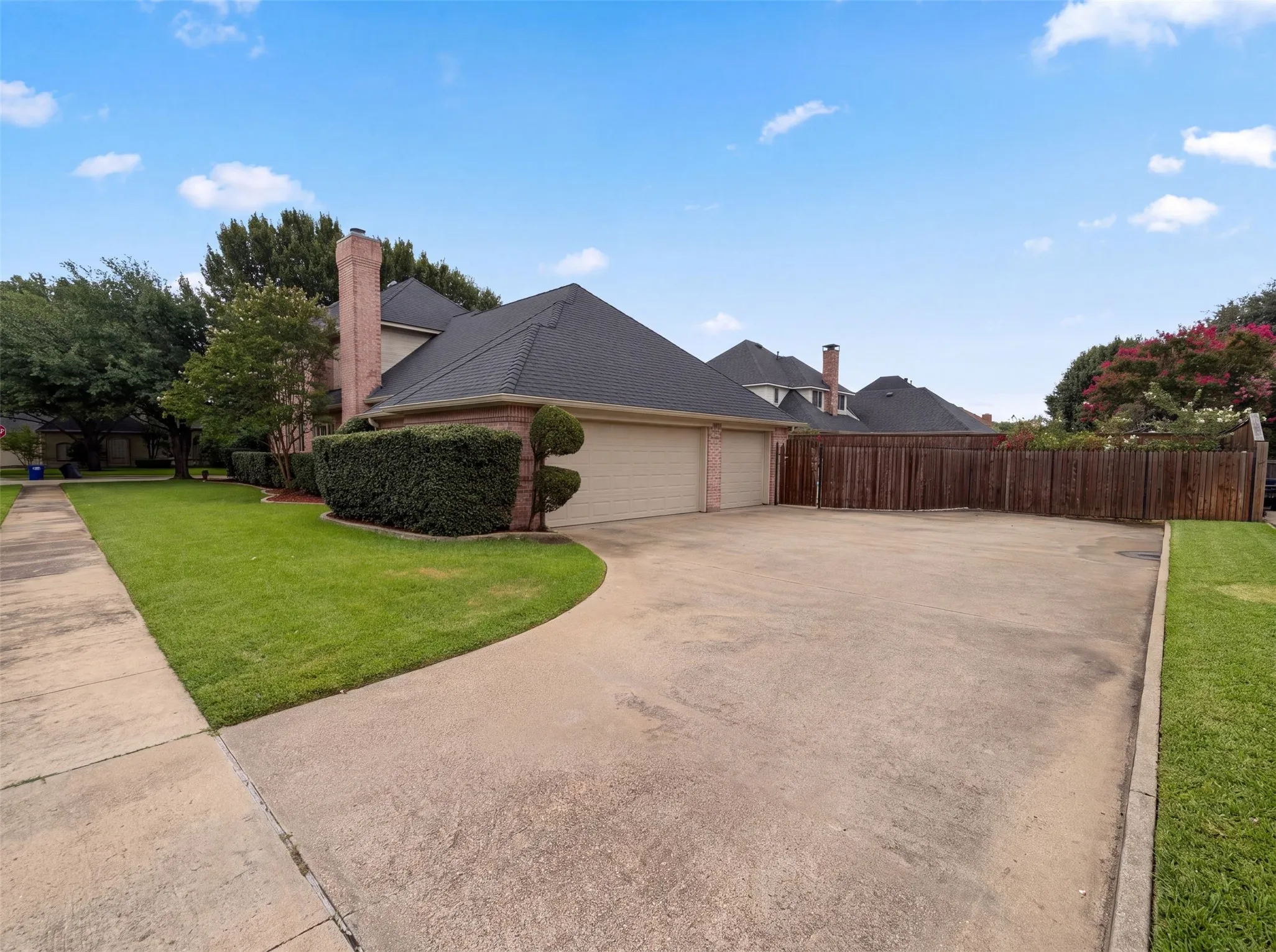 Single Family Residence For Sale in Tarrant County , 4606 Mill Wood Drive, Colleyville, Texas 76034, 4 Bedroom, 4 Bathroom, 3 Garage spaces, 3,251 Sqft, built in 1993, mls#21335408, Real Estate Agent in Colleyville, Homes For Sale in Tarrant county, Homes For Sale in Colleyville, Realtor in Colleyville Texas, Real Estate Brokerage Independent Realty Texas, Luminita Cordes Realtor