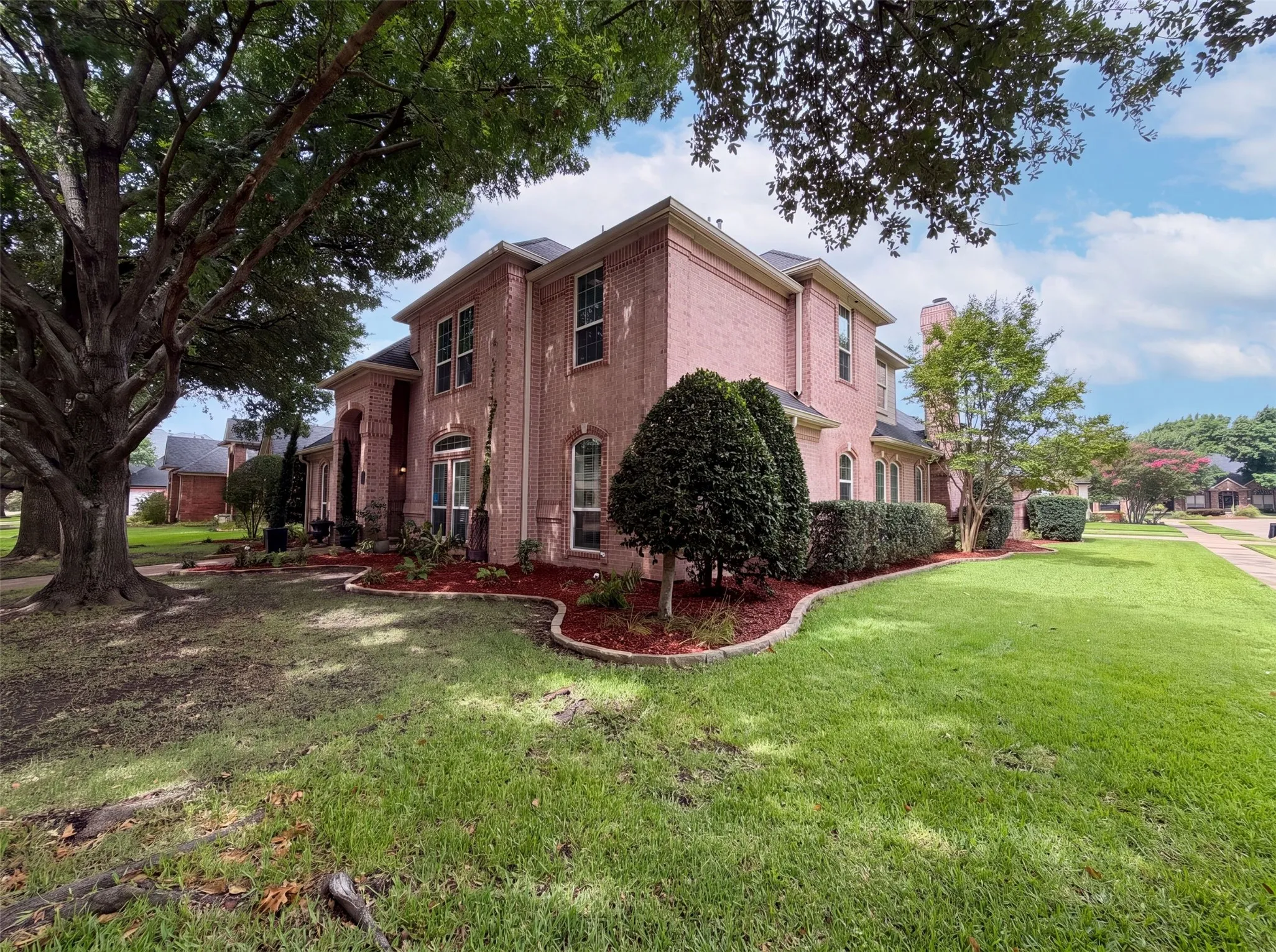 Single Family Residence For Sale in Tarrant County , 4606 Mill Wood Drive, Colleyville, Texas 76034, 4 Bedroom, 4 Bathroom, 3 Garage spaces, 3,251 Sqft, built in 1993, mls#21335408, Real Estate Agent in Colleyville, Homes For Sale in Tarrant county, Homes For Sale in Colleyville, Realtor in Colleyville Texas, Real Estate Brokerage Independent Realty Texas, Luminita Cordes Realtor