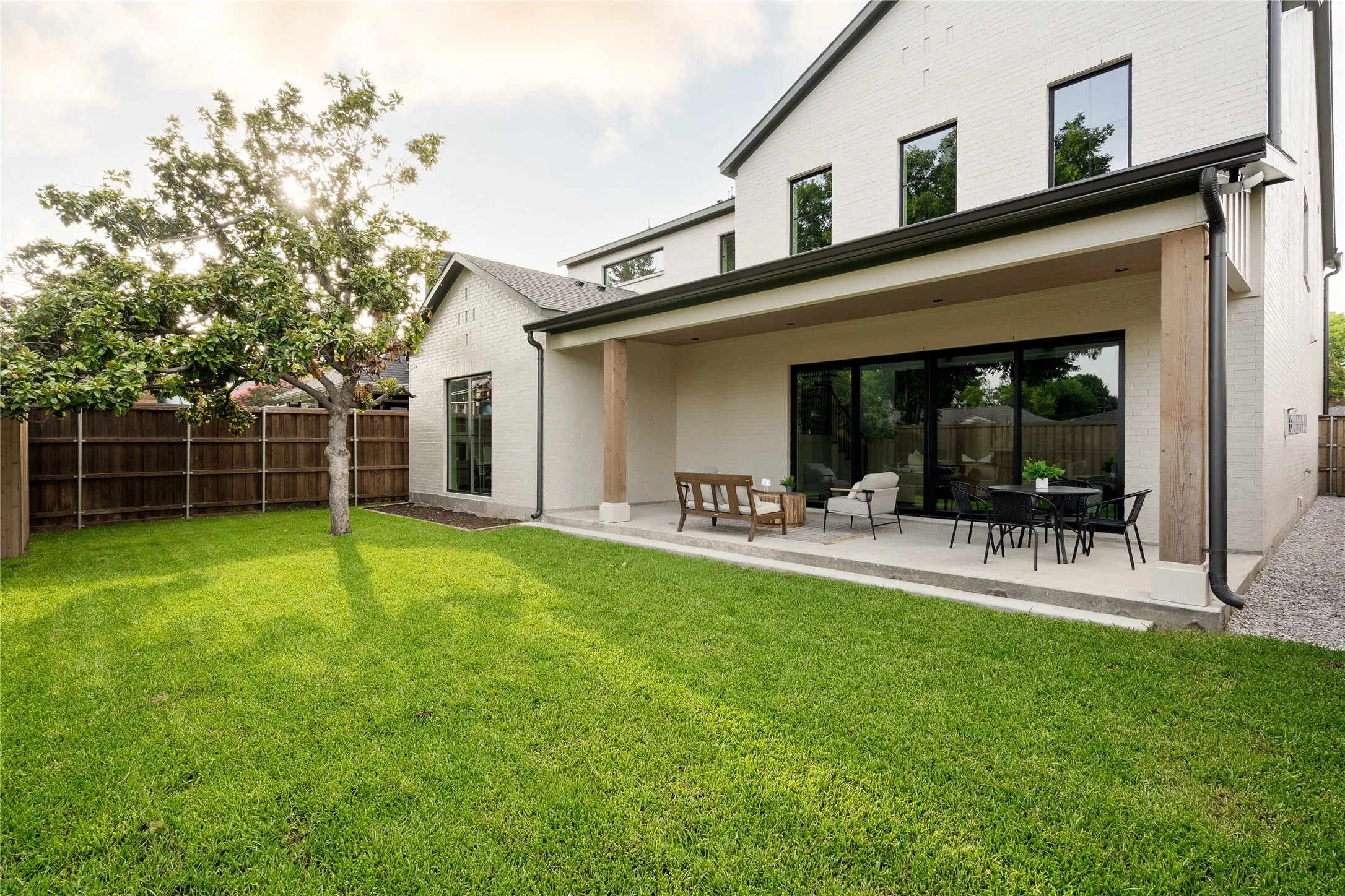 Single Family Residence For Sale in Dallas County , 10440 Lanshire Drive, Dallas, Texas 75238, 5 Bedroom, 7 Bathroom, 2 Garage spaces, 4,470 Sqft, built in 2025, mls#21333290, Real Estate Agent in Dallas, Homes For Sale in Dallas county, Homes For Sale in Dallas, Realtor in Dallas Texas, Real Estate Brokerage Independent Realty Texas, Luminita Cordes Realtor